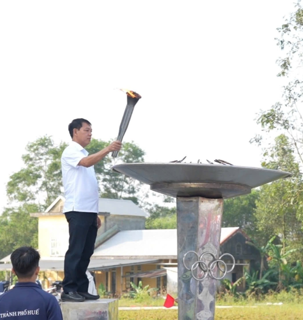 1 500 người tham gia khai mạc Đại hội Thể dục thể thao phường Hương Trà