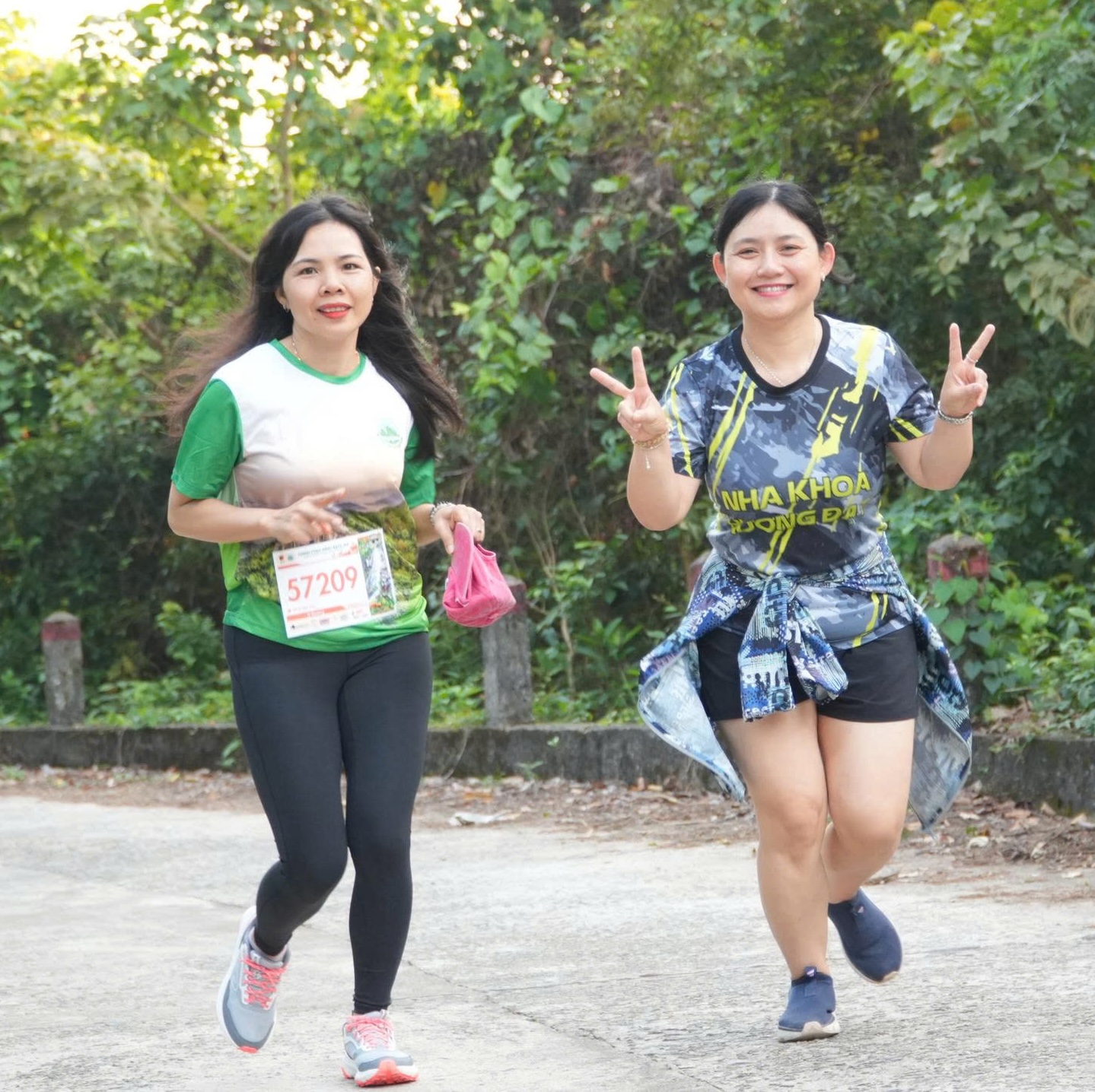 Hơn 700 vận động viên tham gia giải chạy “Chinh phục đỉnh Bạch Mã”