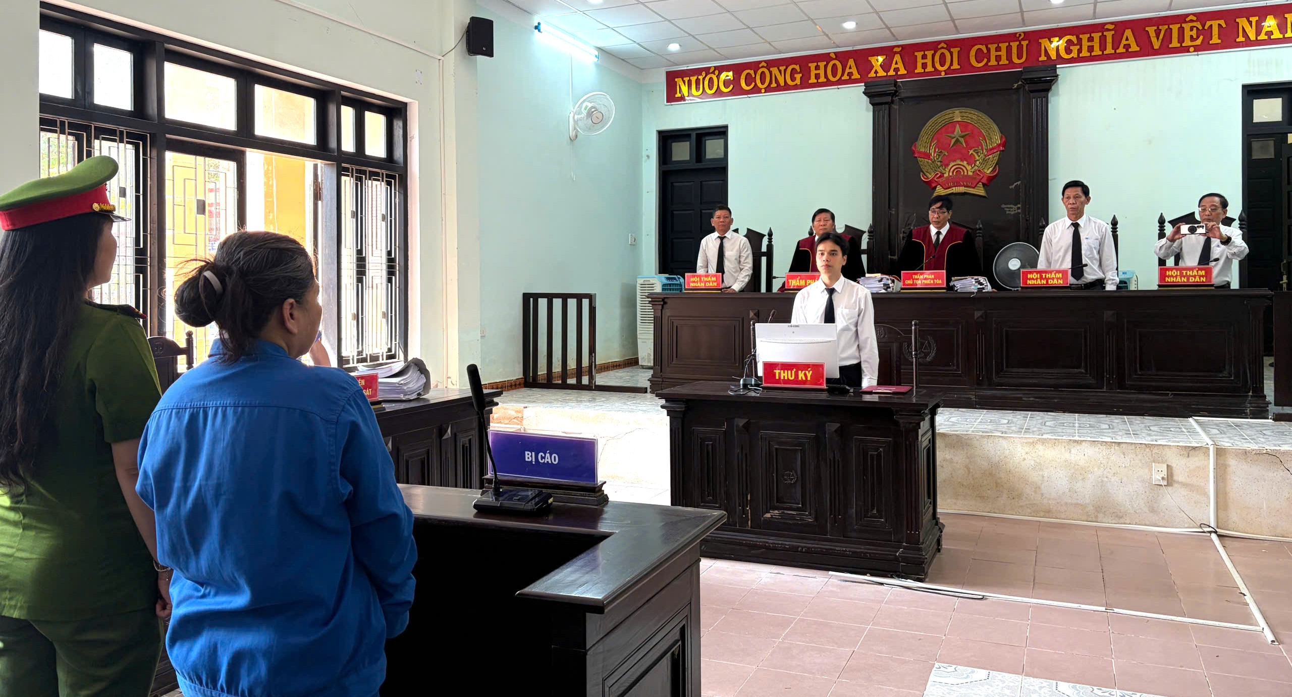 Giăng bẫy “làm ăn sinh lời”, người phụ nữ chiếm đoạt gần 2 tỷ đồng