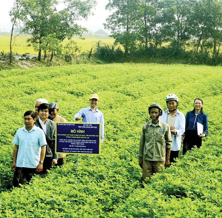 Từ phòng thí nghiệm ra đồng ruộng