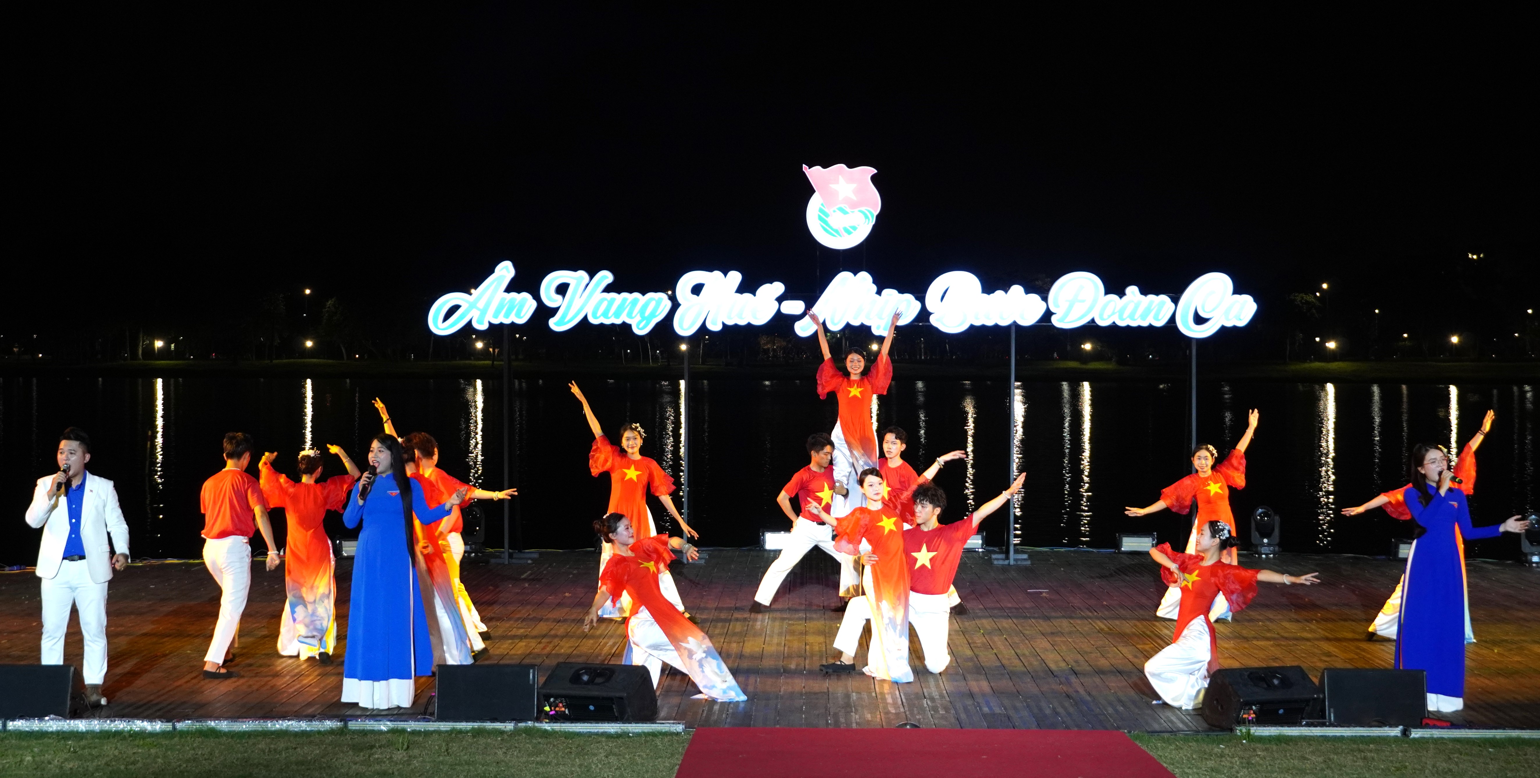 Tiếp lửa truyền thống, khơi dậy khát vọng tuổi trẻ