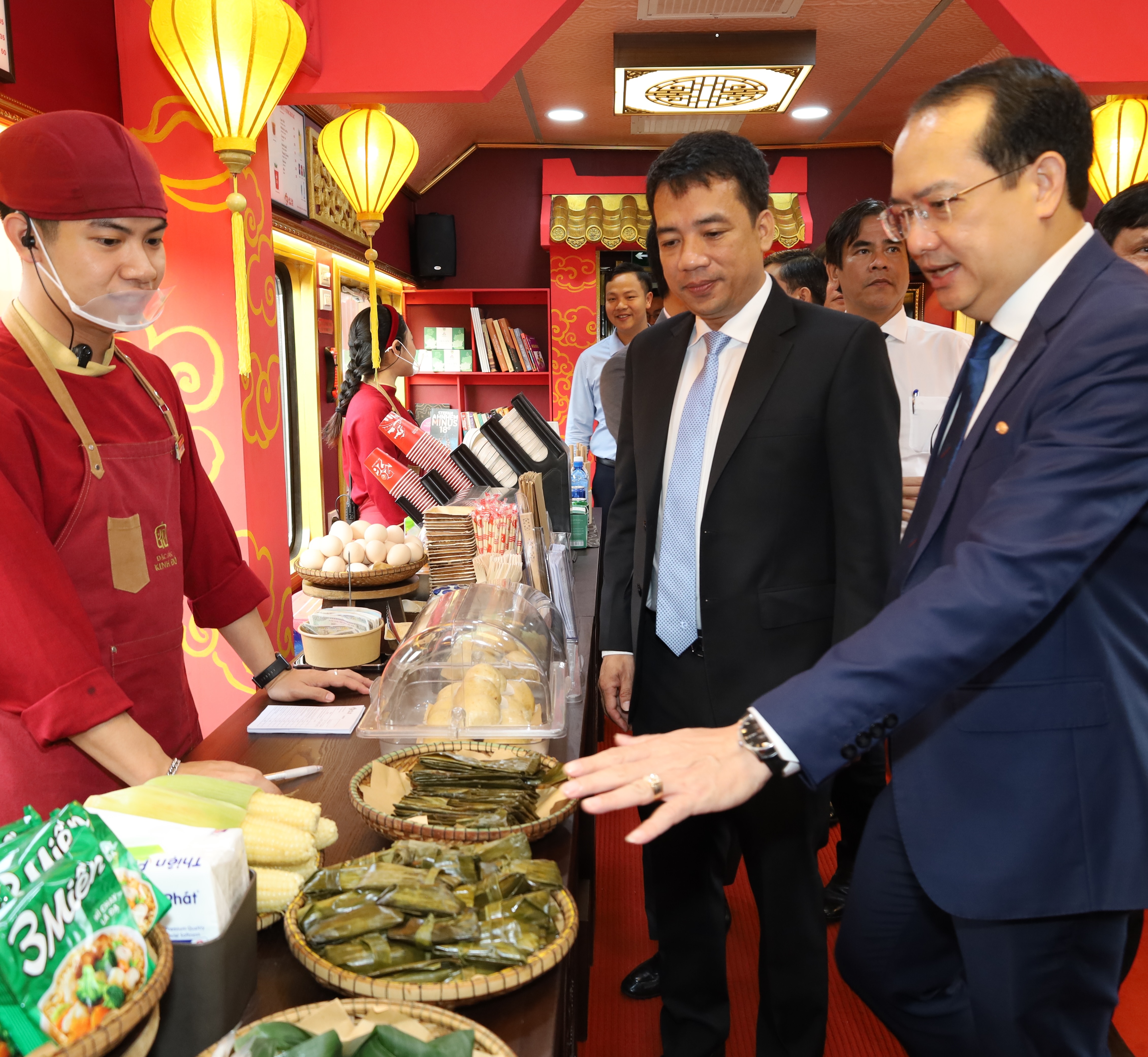 Ra mắt giao diện mới đoàn tàu “Hành trình kết nối di sản miền Trung”