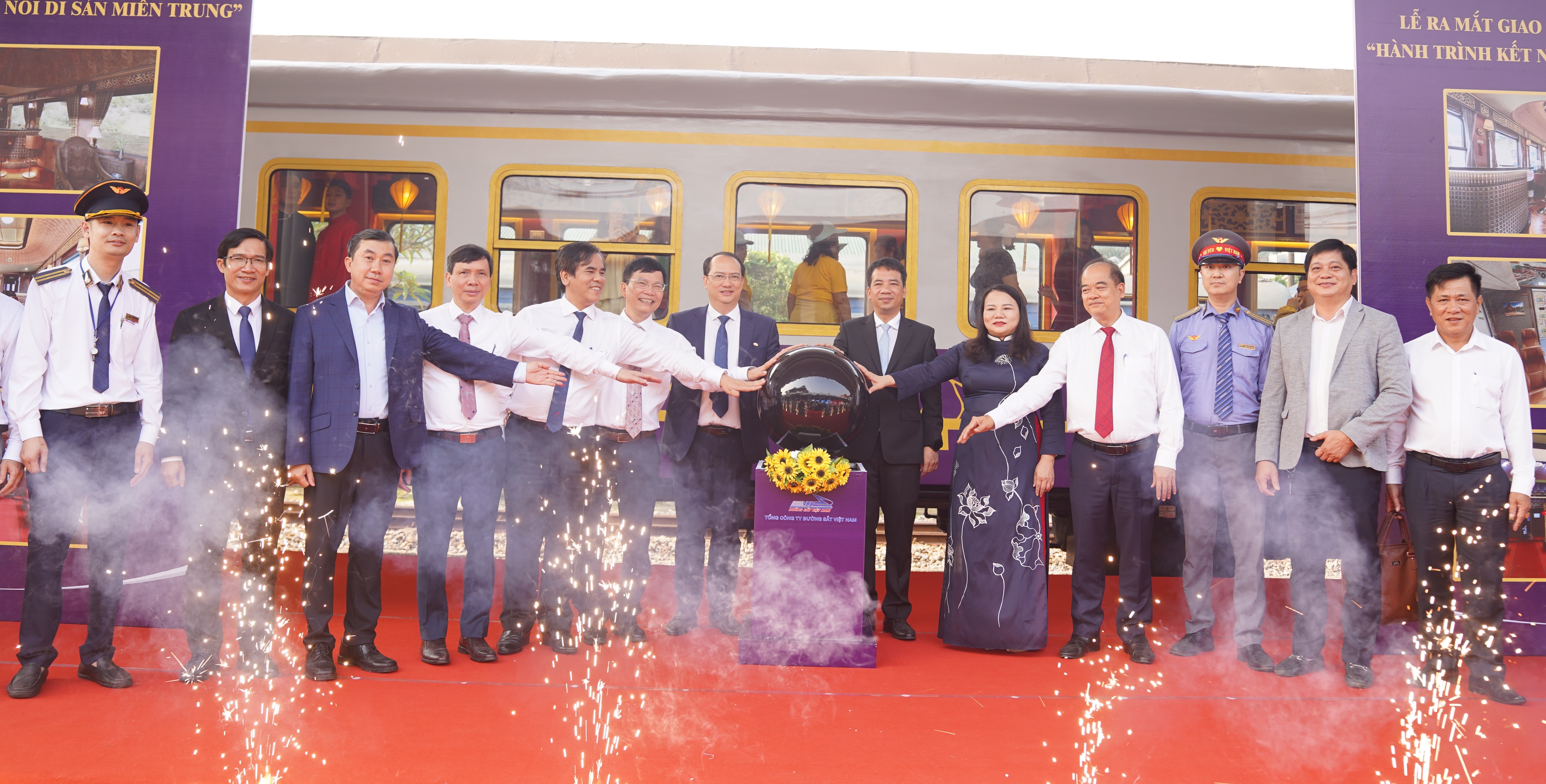 Ra mắt giao diện mới đoàn tàu “Hành trình kết nối di sản miền Trung”