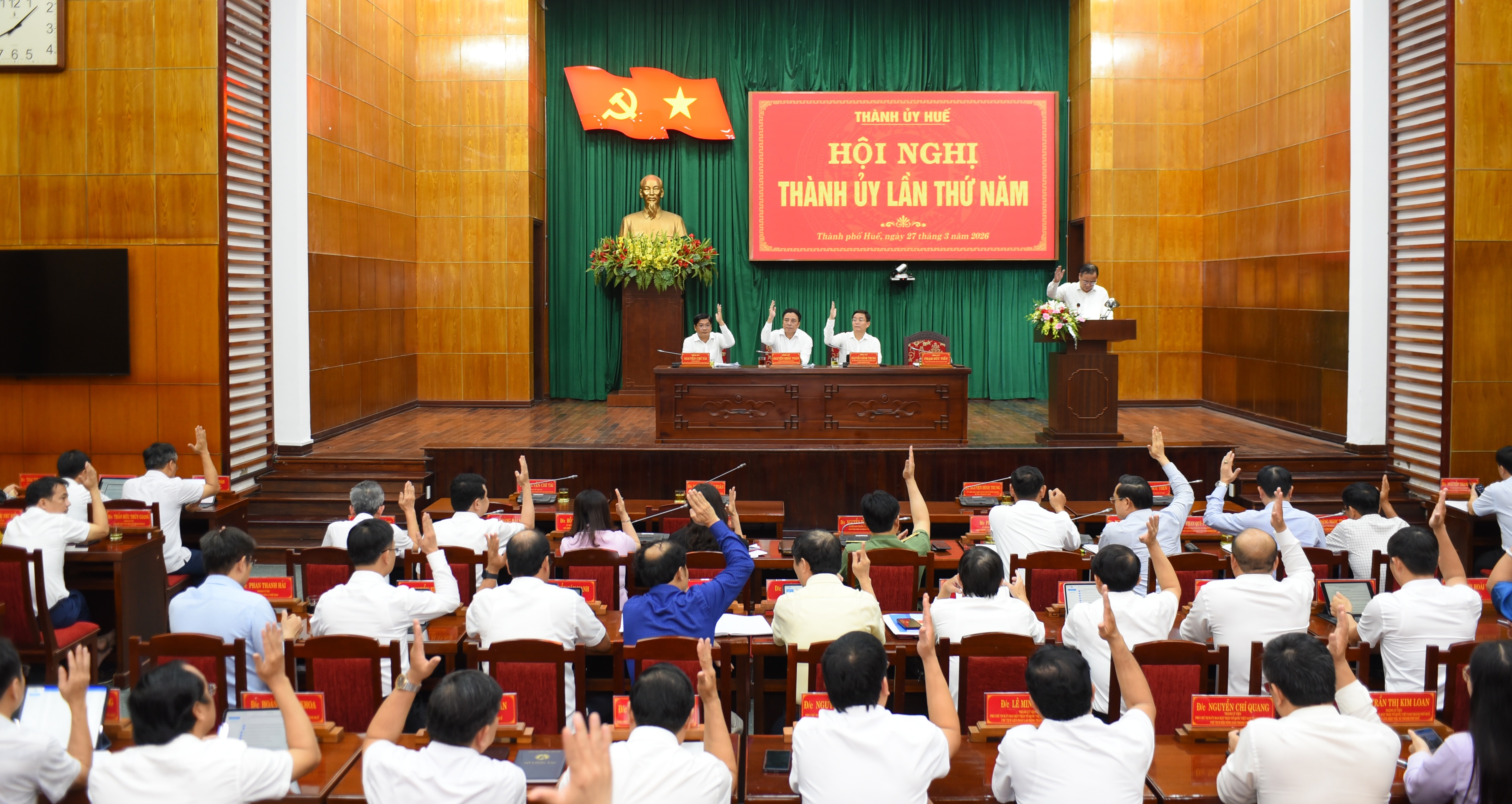 Khai mạc Hội nghị Thành ủy lần thứ năm