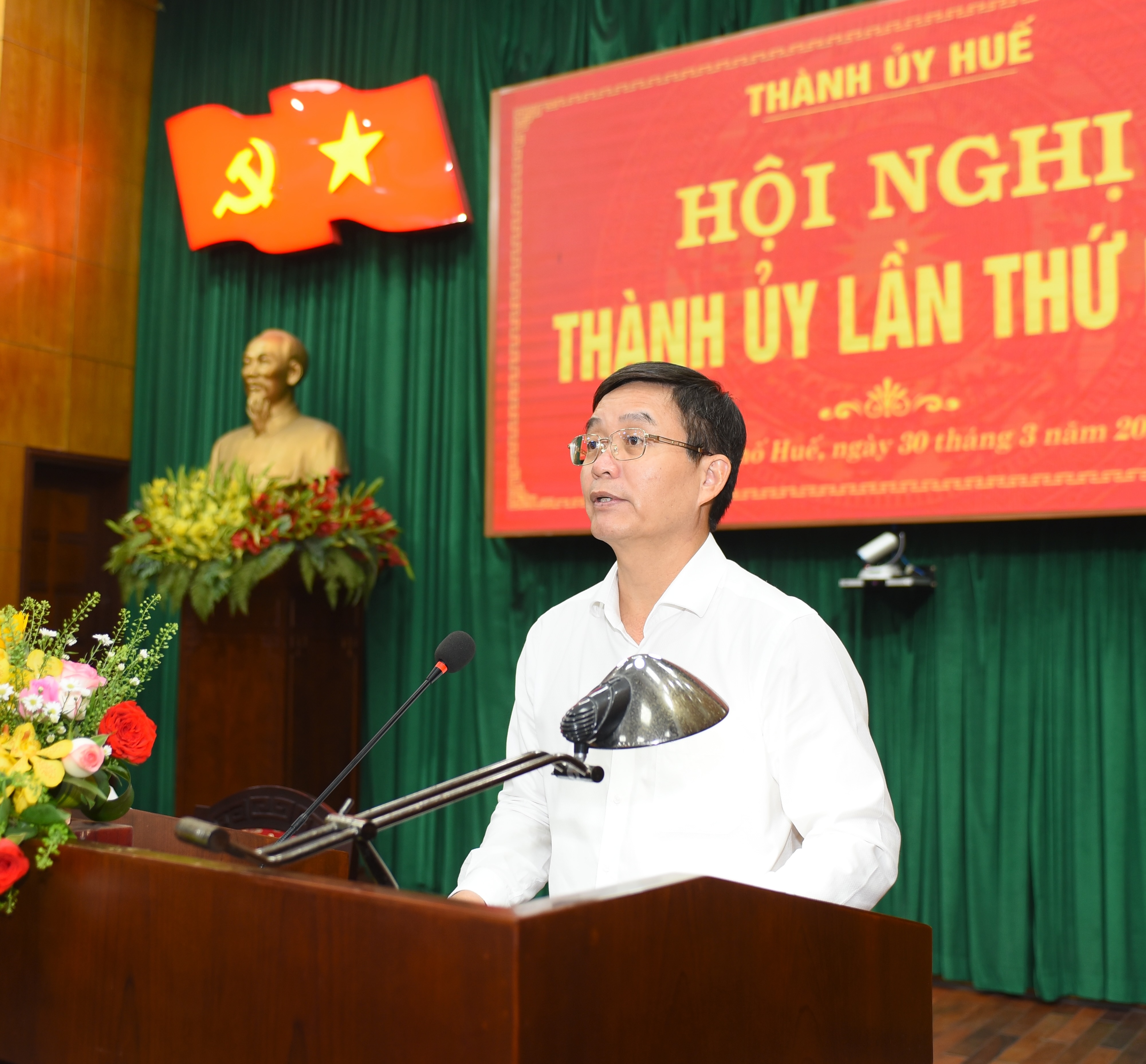 Hội nghị Thành ủy lần thứ năm thông qua nhiều nội dung quan trọng, tạo nền tảng cho giai đoạn phát triển mới