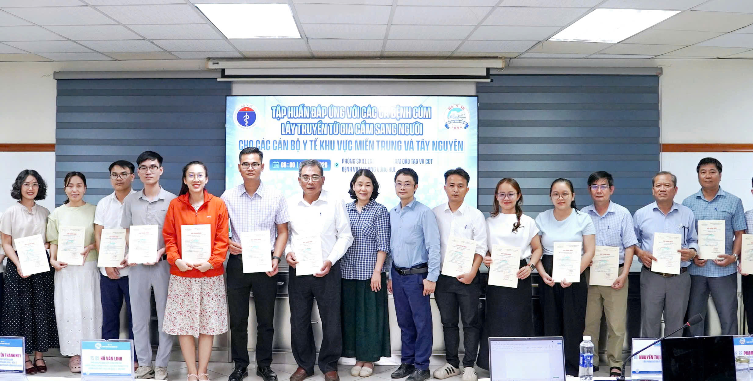 Tập huấn đáp ứng bệnh cúm gia cầm lây truyền sang người