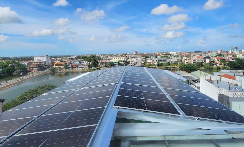 Phát triển điện mặt trời mái nhà