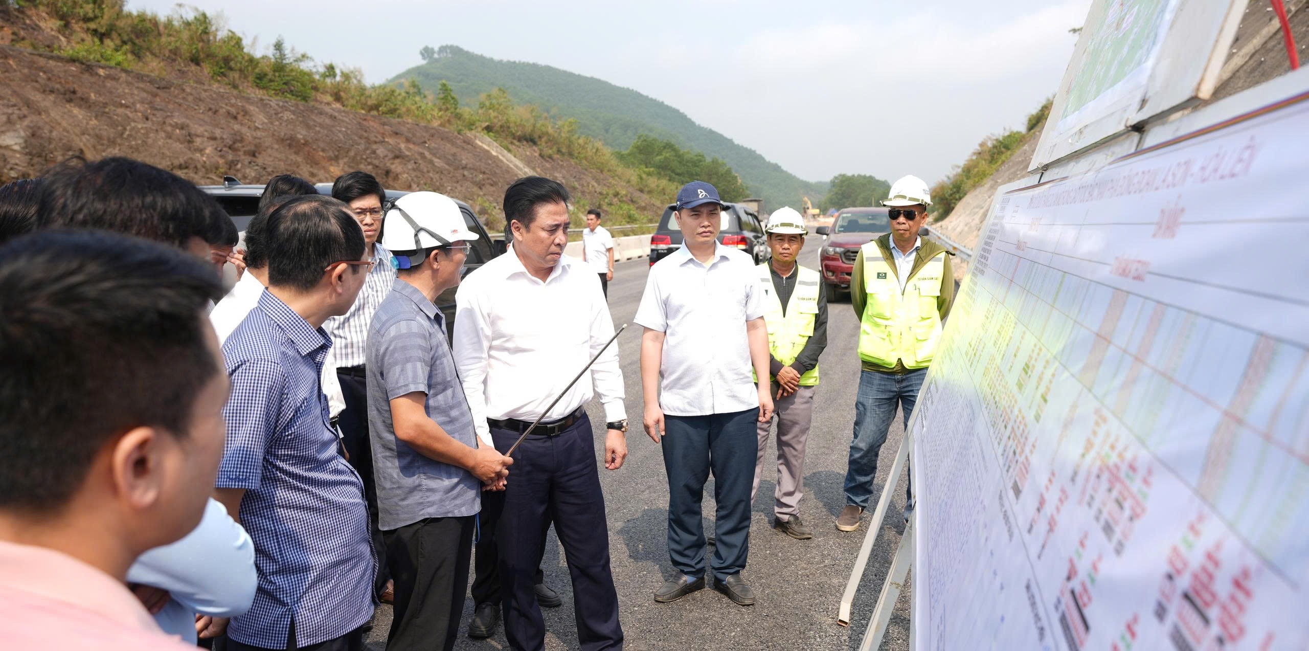Đẩy nhanh giải phóng mặt bằng, bảo đảm tiến độ các dự án trọng điểm