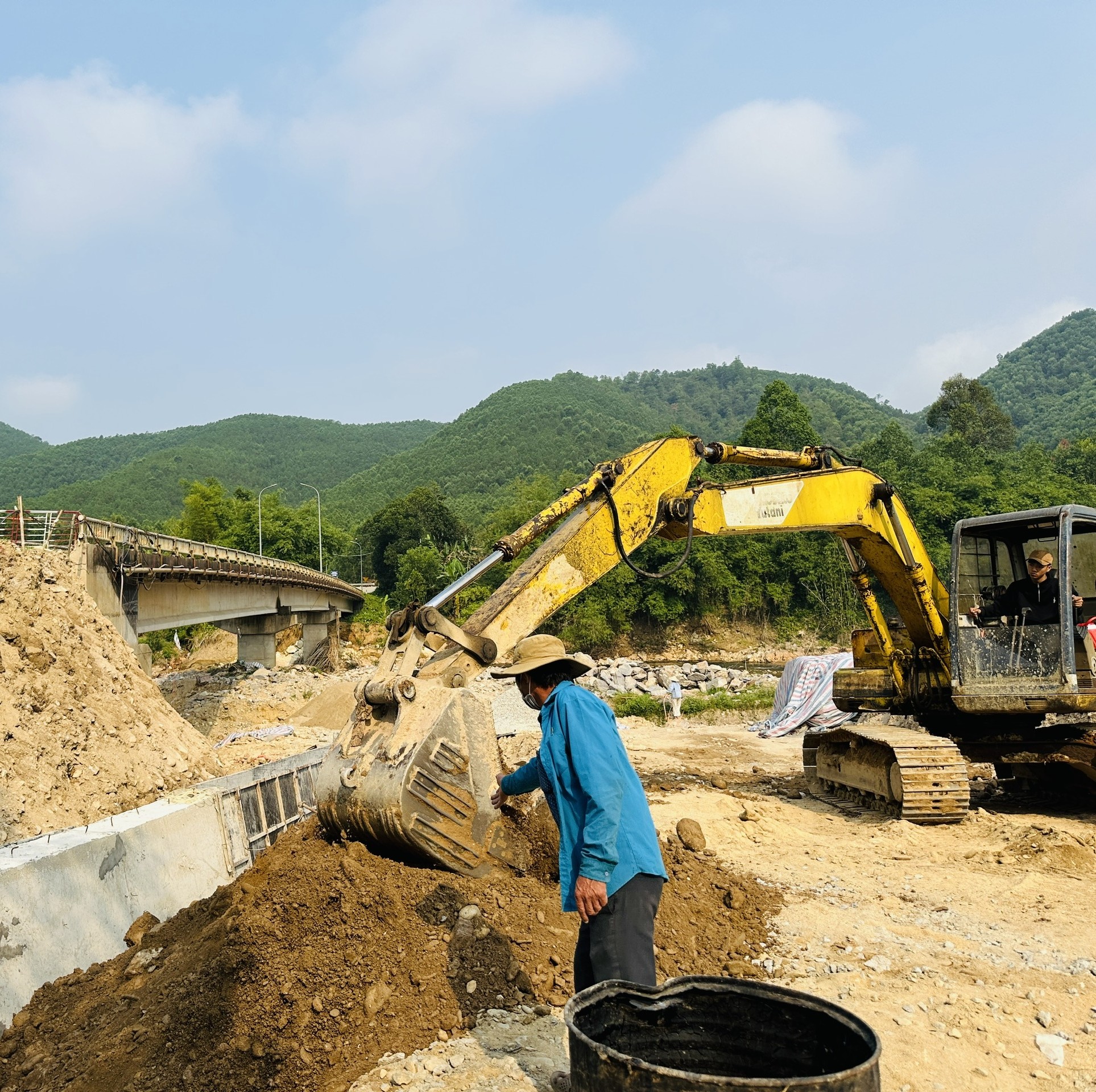 Đẩy nhanh giải phóng mặt bằng, bảo đảm tiến độ các dự án trọng điểm