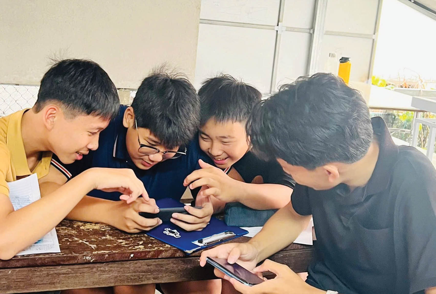 Nhân chuyện Indonesia - quốc gia đầu tiên trong khu vực cấm trẻ dưới 16 tuổi sử dụng mạng xã hội