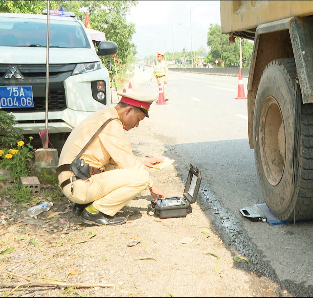 Siết chặt xử lý vi phạm, đảm bảo trật tự an toàn giao thông