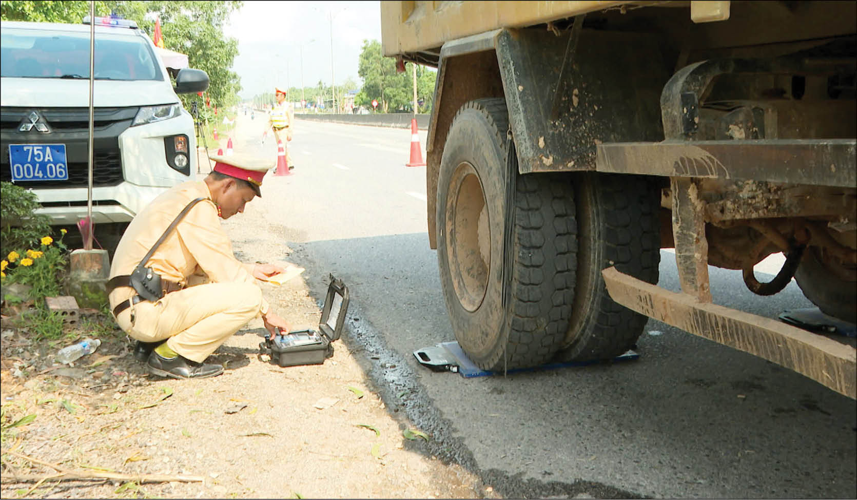 Siết chặt xử lý vi phạm, đảm bảo trật tự an toàn giao thông