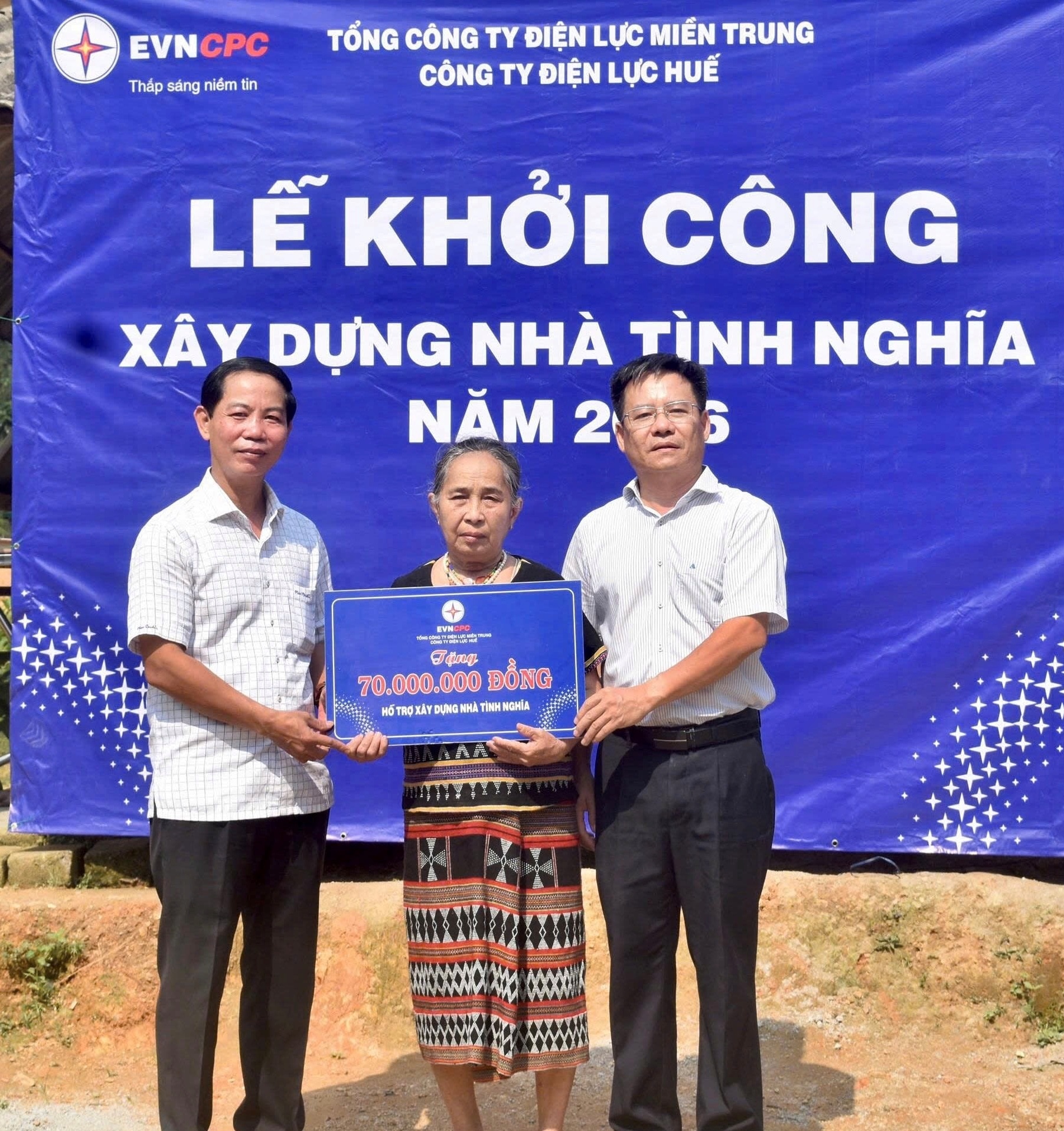 Xây dựng thêm một nhà tình nghĩa ở phường Phong Điền