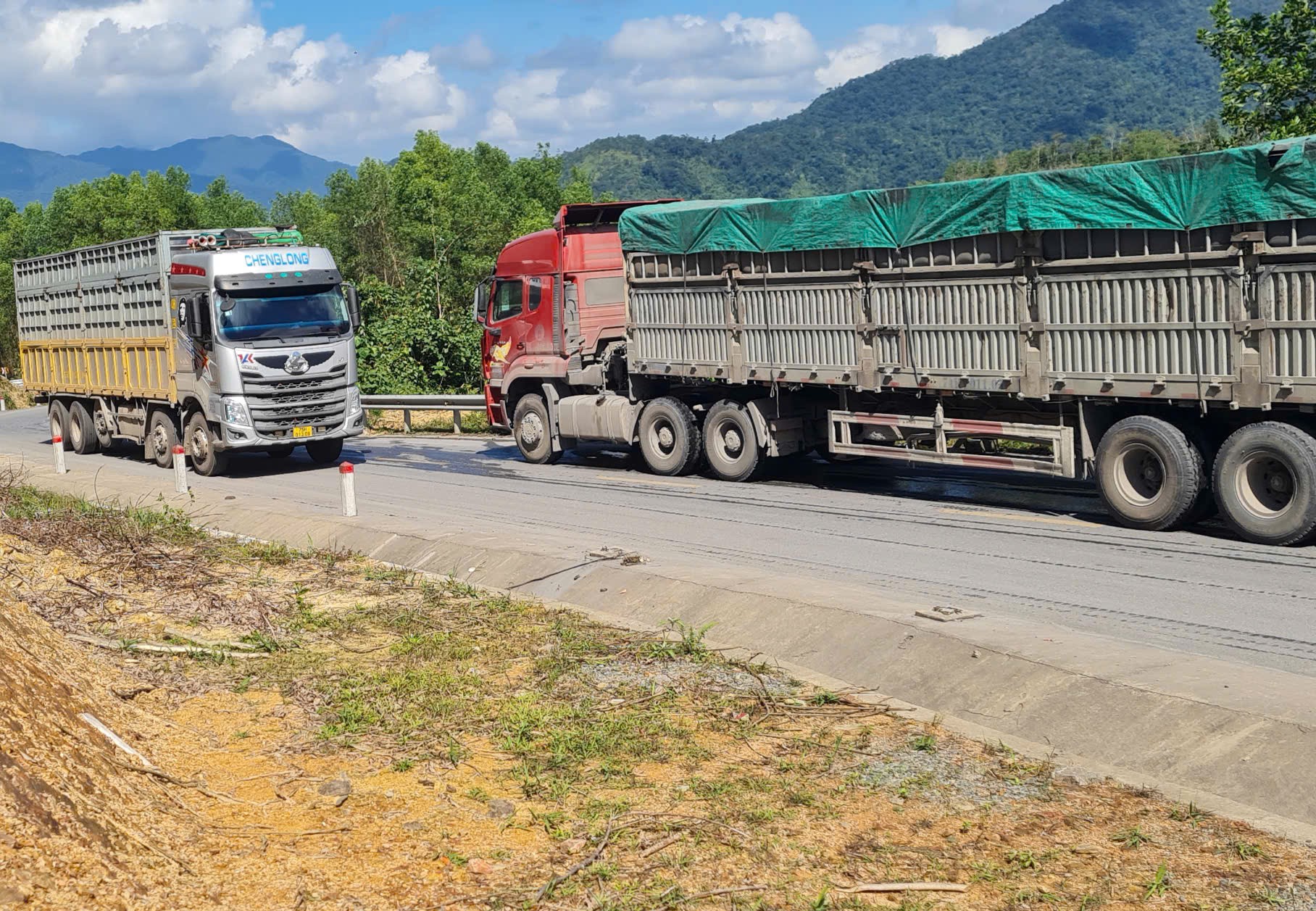 Thống nhất phương án cấm xe trên Quốc lộ 49 theo khung giờ