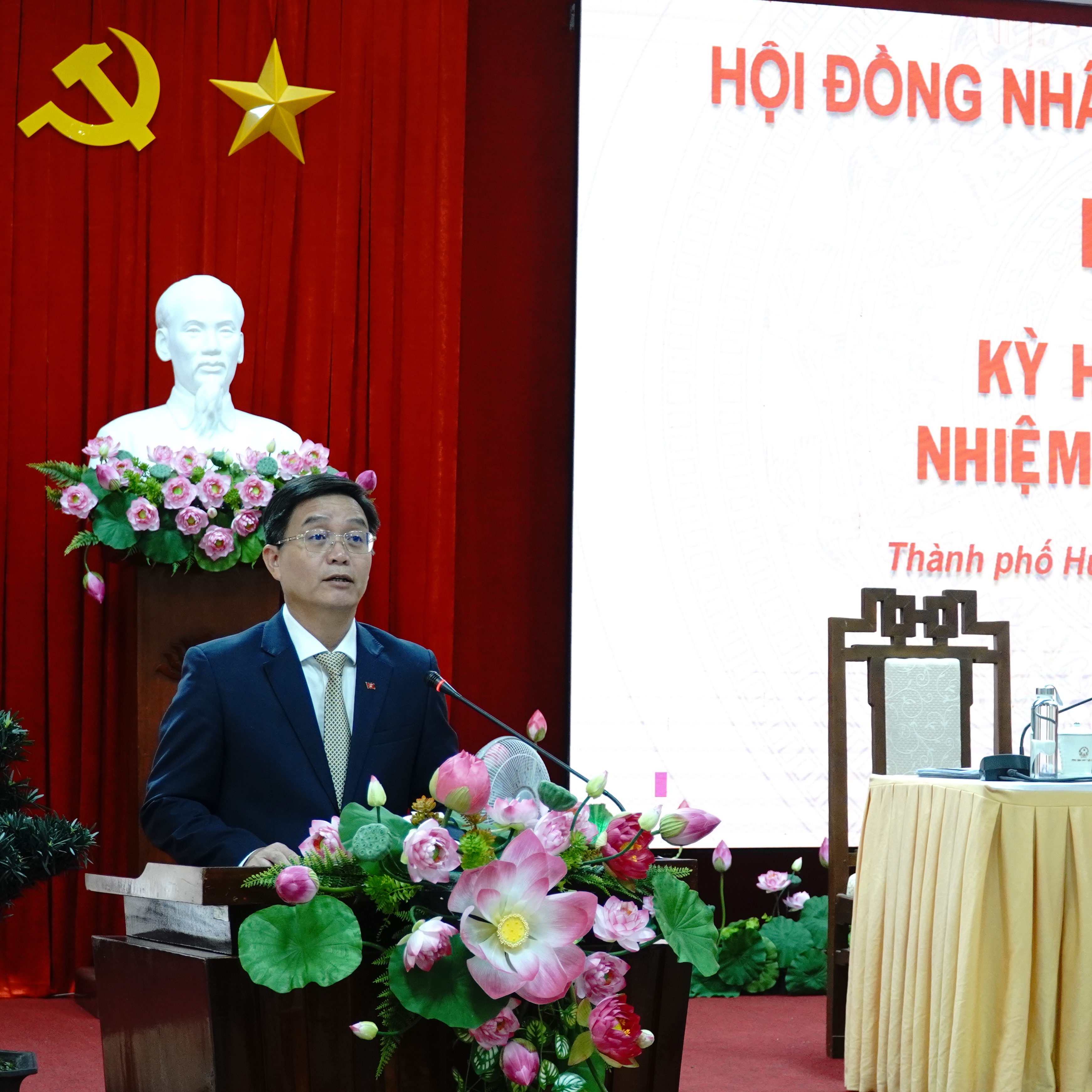 Đồng chí Nguyễn Đình Trung, UVTW Đảng, Bí thư Thành ủy được bầu giữ chức Trưởng đoàn ĐBQH thành phố khóa XVI