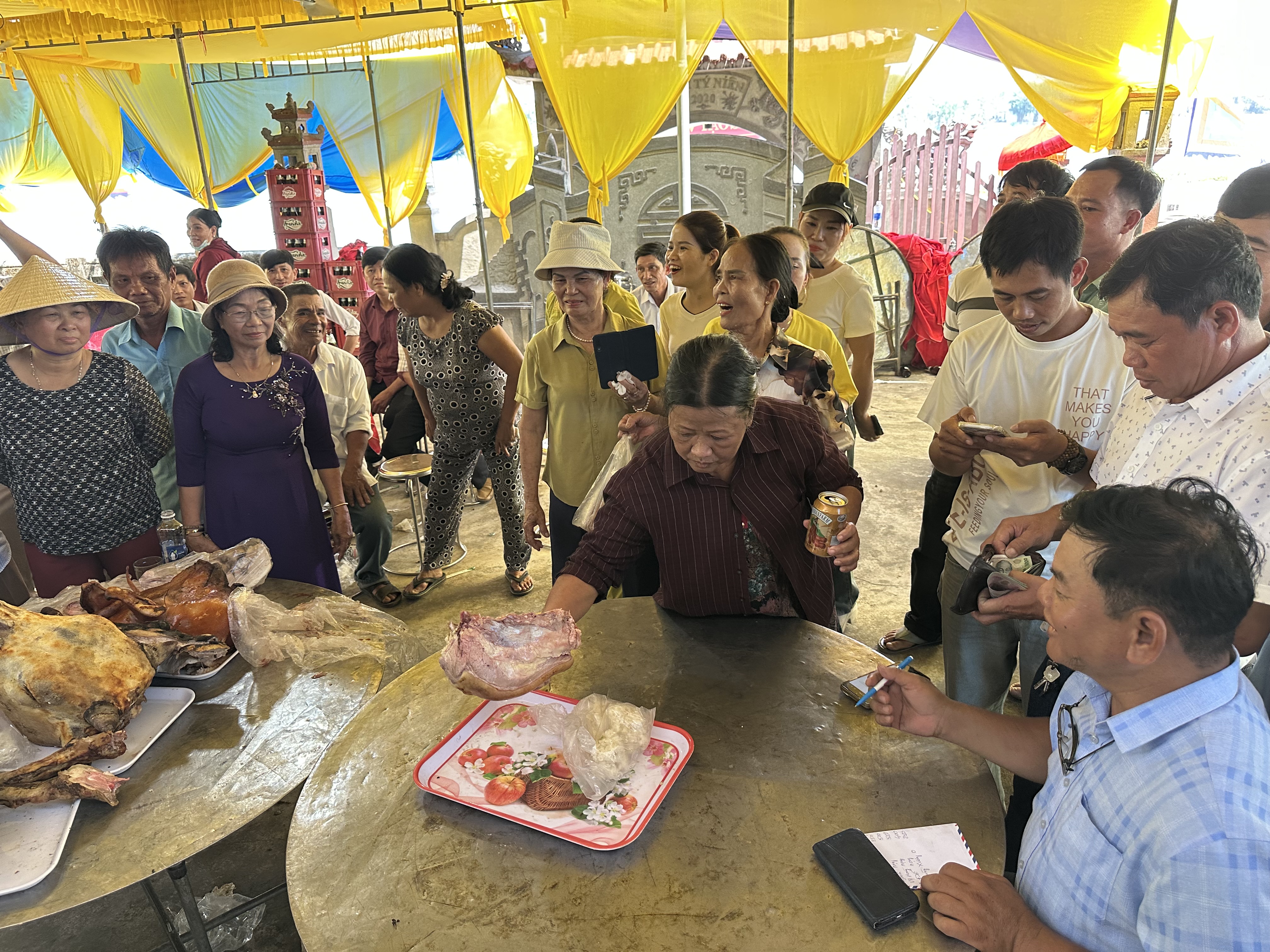 Đấu thịt ở làng