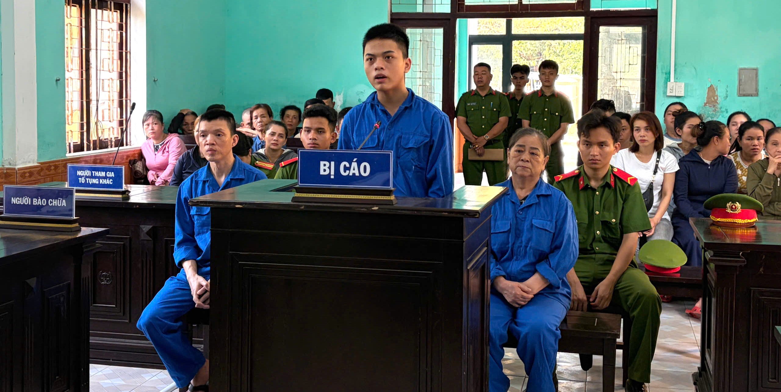 Ba thế hệ cùng sa lưới vì “ổ” ma túy trong nhà riêng ở Huế