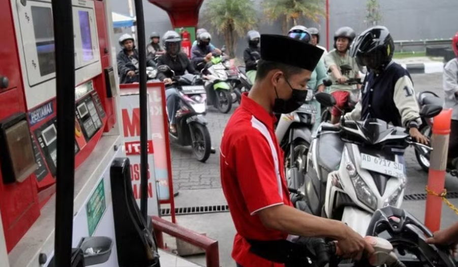 Các nước đẩy mạnh ứng phó bão giá nhiên liệu