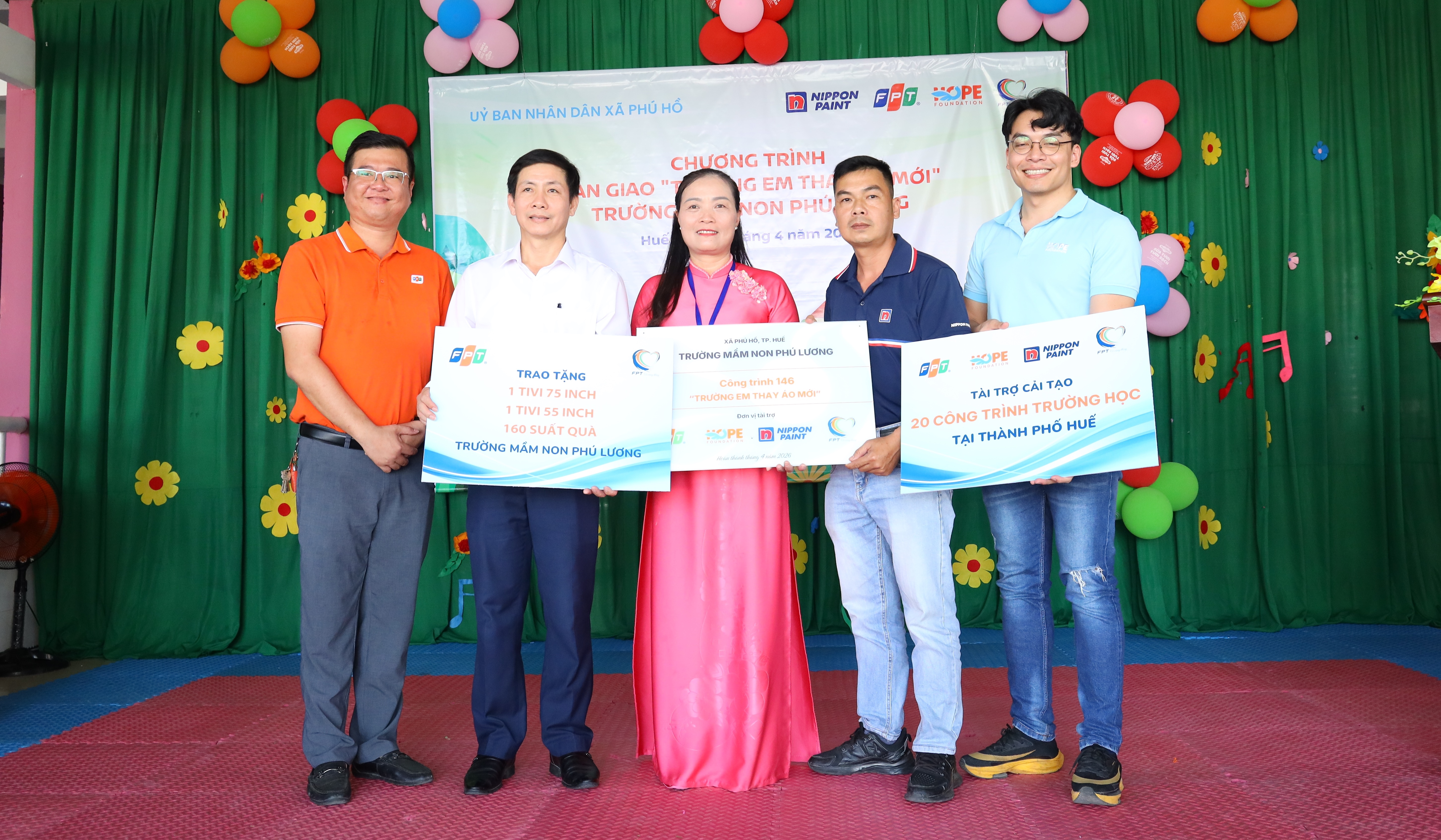 Khánh thành công trình “Trường em thay áo mới”