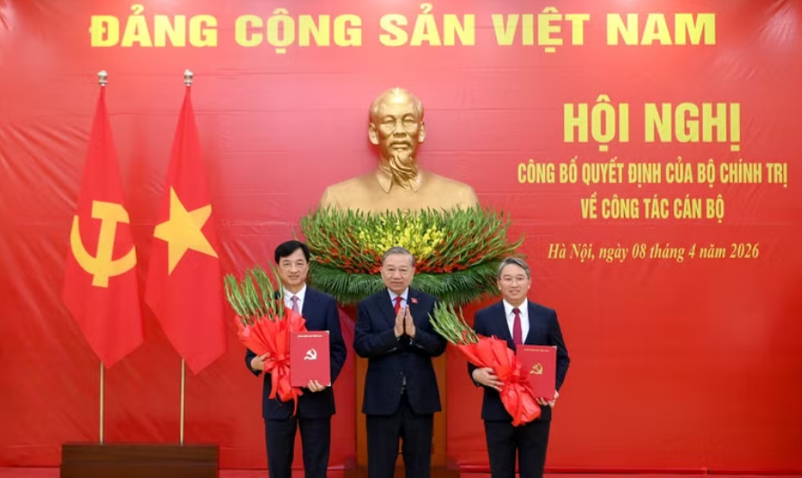 Trao các quyết định bổ nhiệm Trưởng Ban Tổ chức Trung ương, Chánh Văn phòng Trung ương Đảng