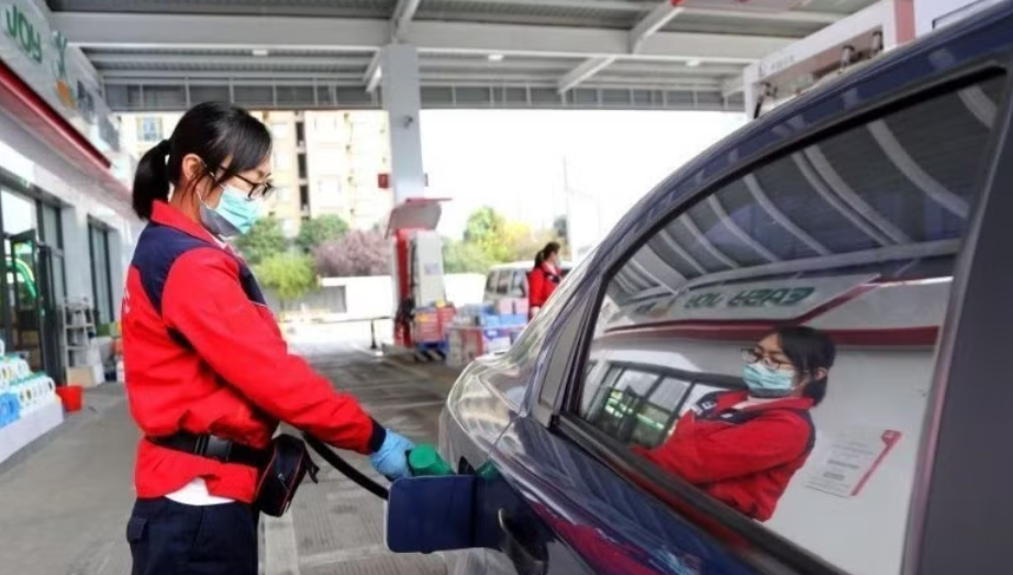 Trung Quốc tiếp tục điều tiết để bình ổn giá xăng dầu