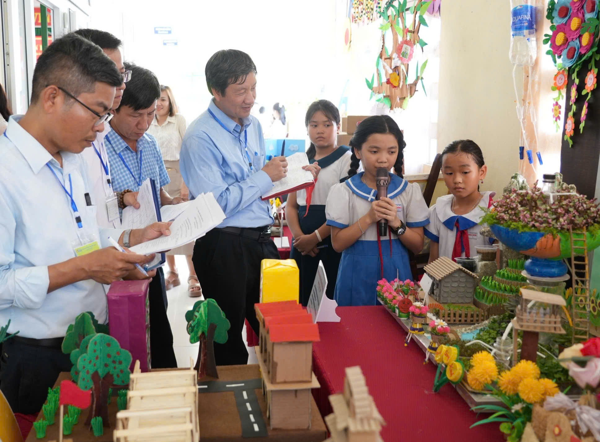 Hương Trà khai mạc hội thi STEM cấp tiểu học