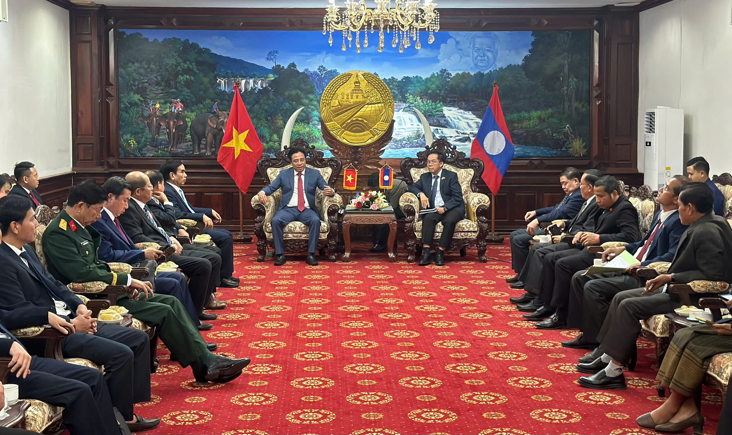 Củng cố tình hữu nghị, thúc đẩy hợp tác toàn diện Huế - Salavan