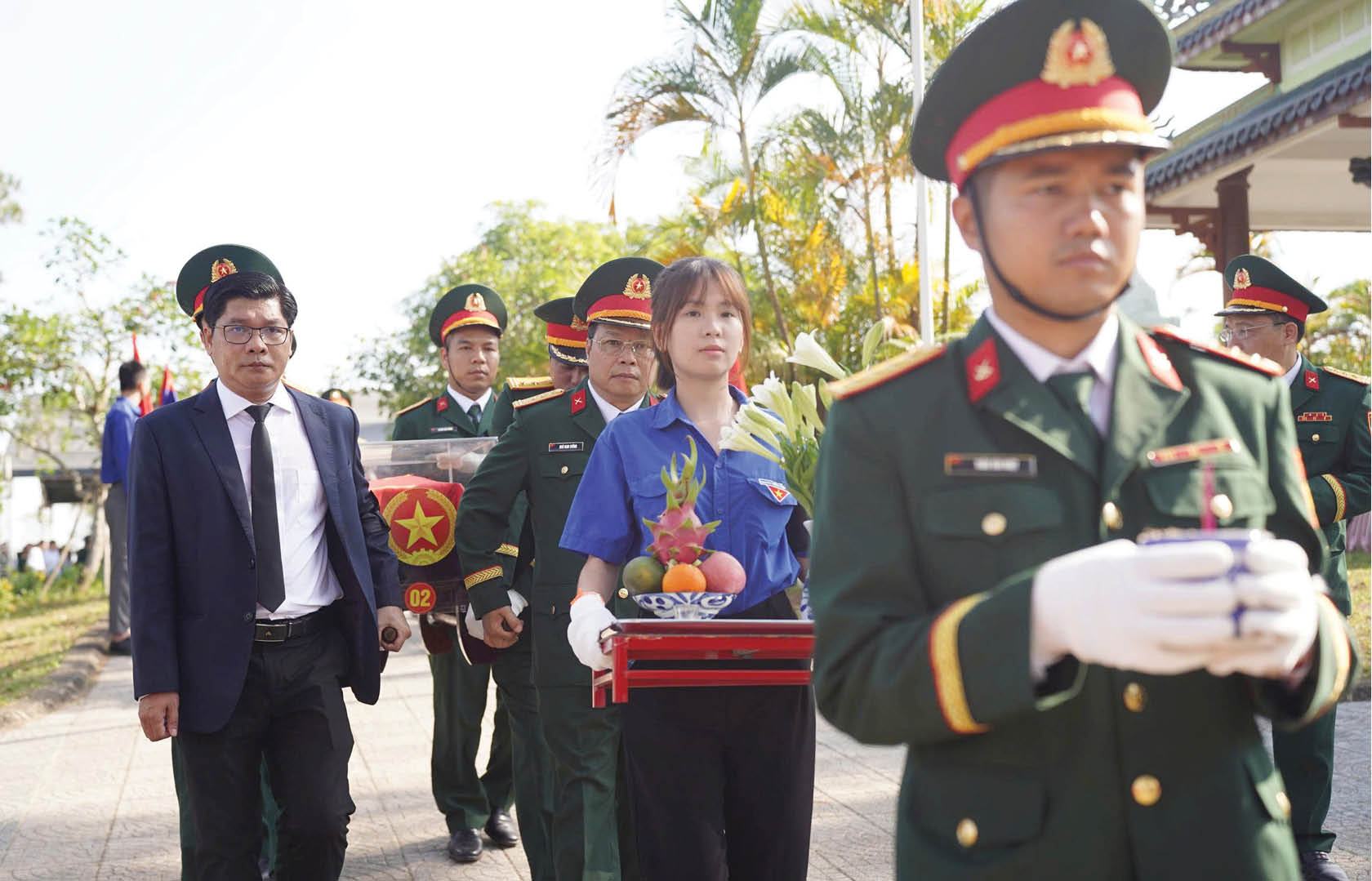 Trả lại tên cho những người nằm lại