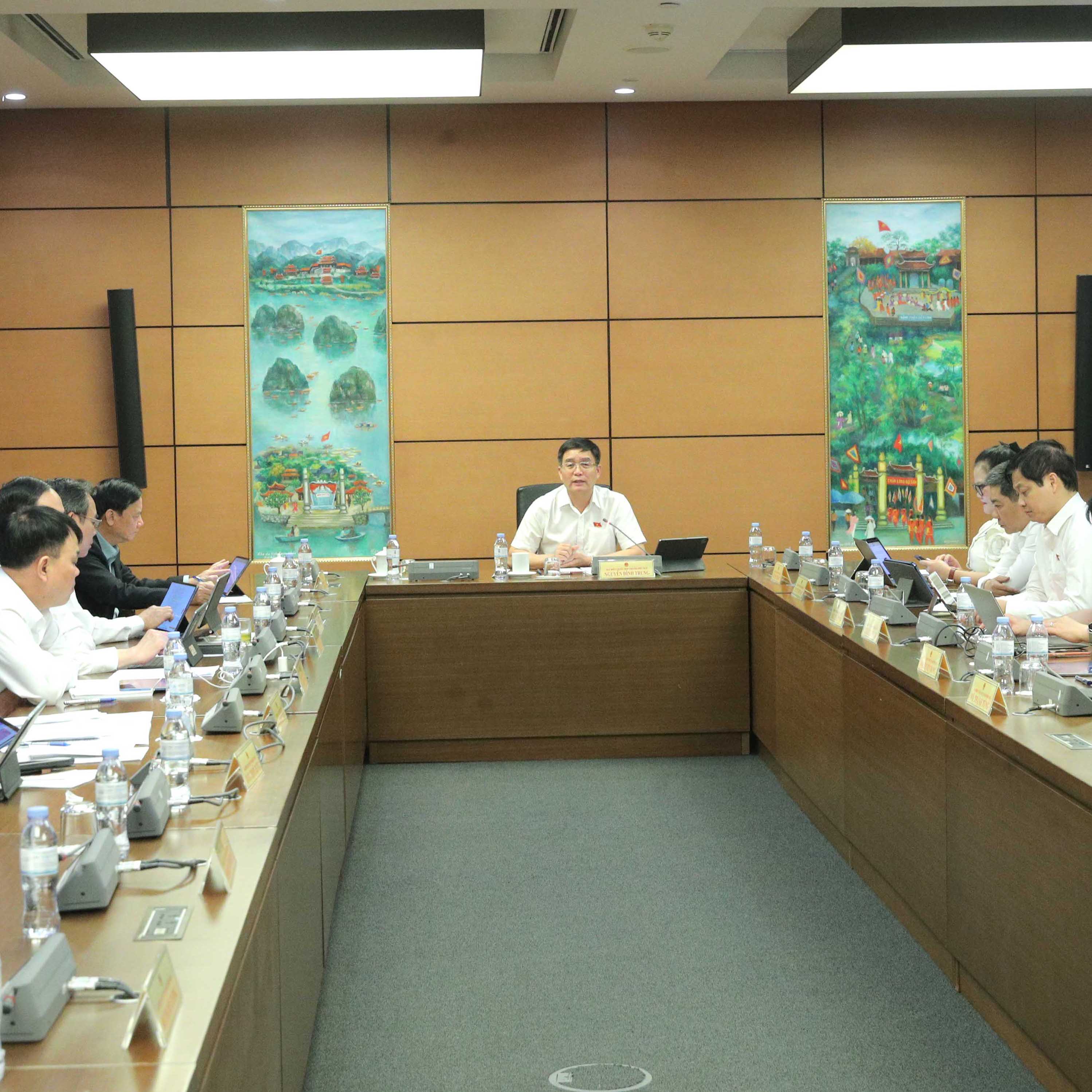 Hoàn thiện pháp luật theo hướng dễ tiếp cận, minh bạch và đồng bộ