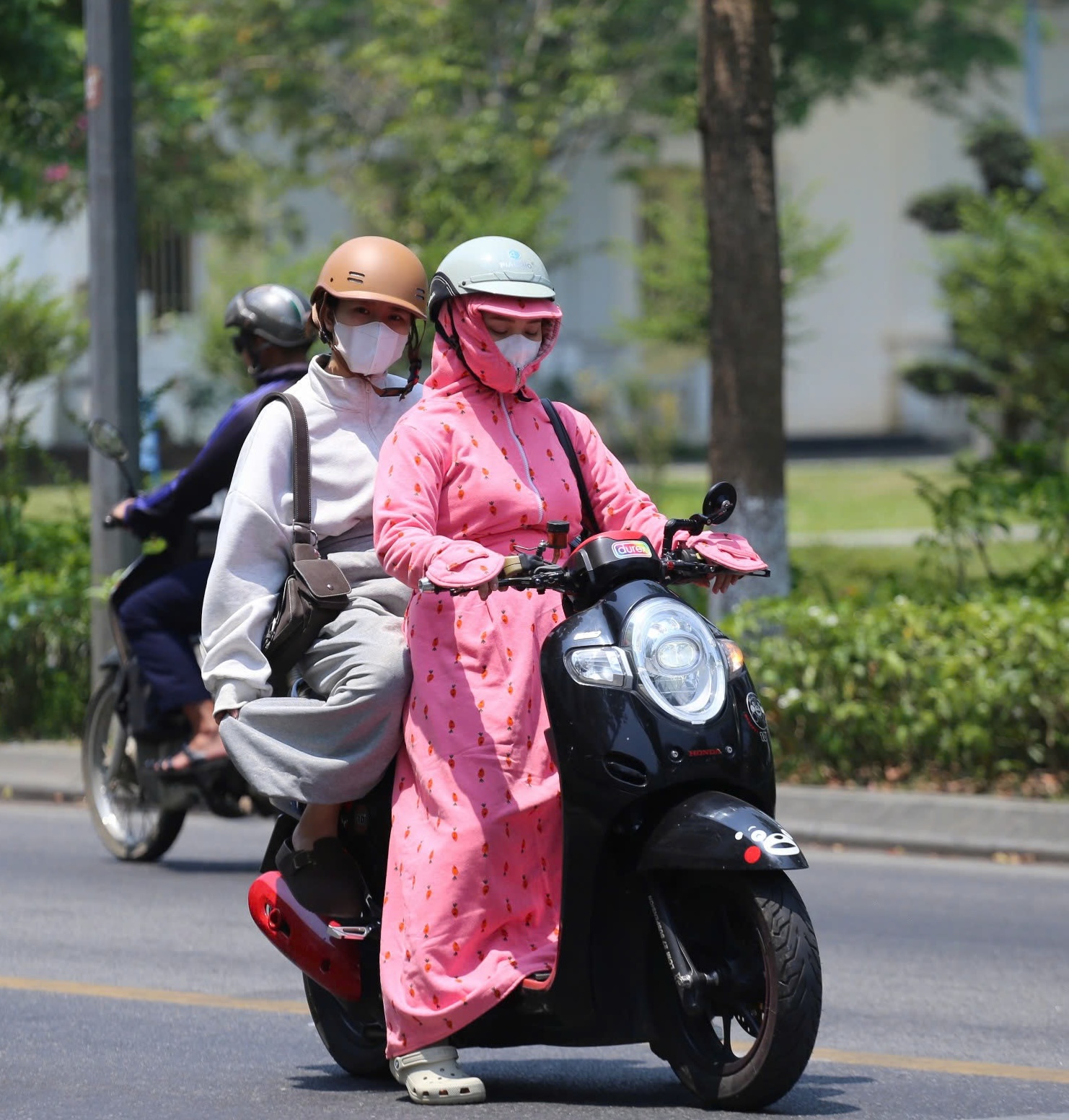 Chật vật mưu sinh dưới nắng nóng