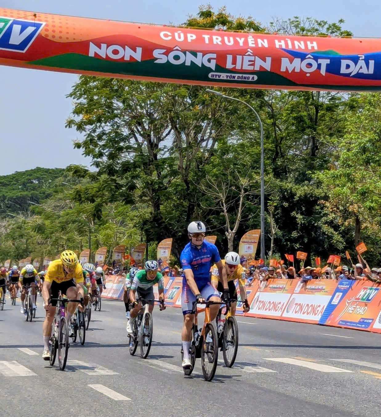 Nick Kergozou về nhất chặng 8 Đồng Hới - Thành phố Huế