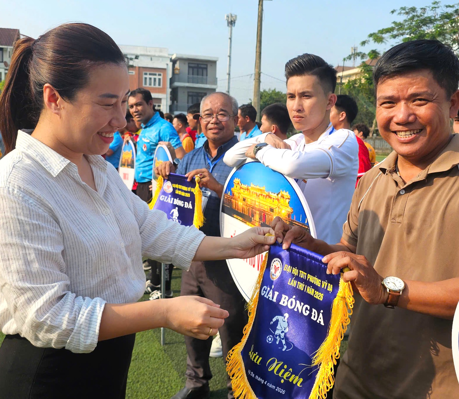 Khởi tranh giải bóng đá phường Vỹ Dạ