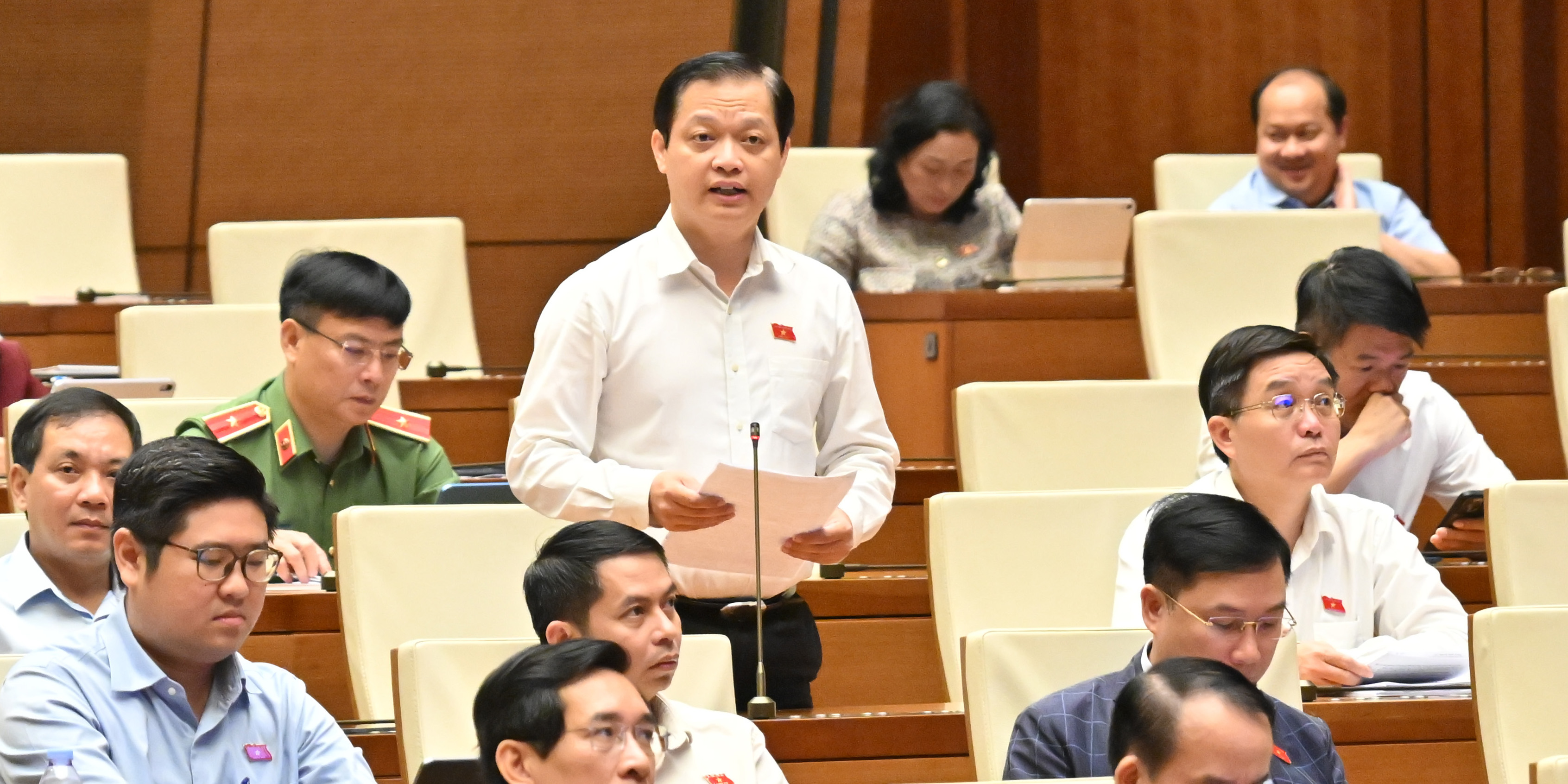 Đột phá thể chế nhưng không được “nới lỏng kiểm soát”