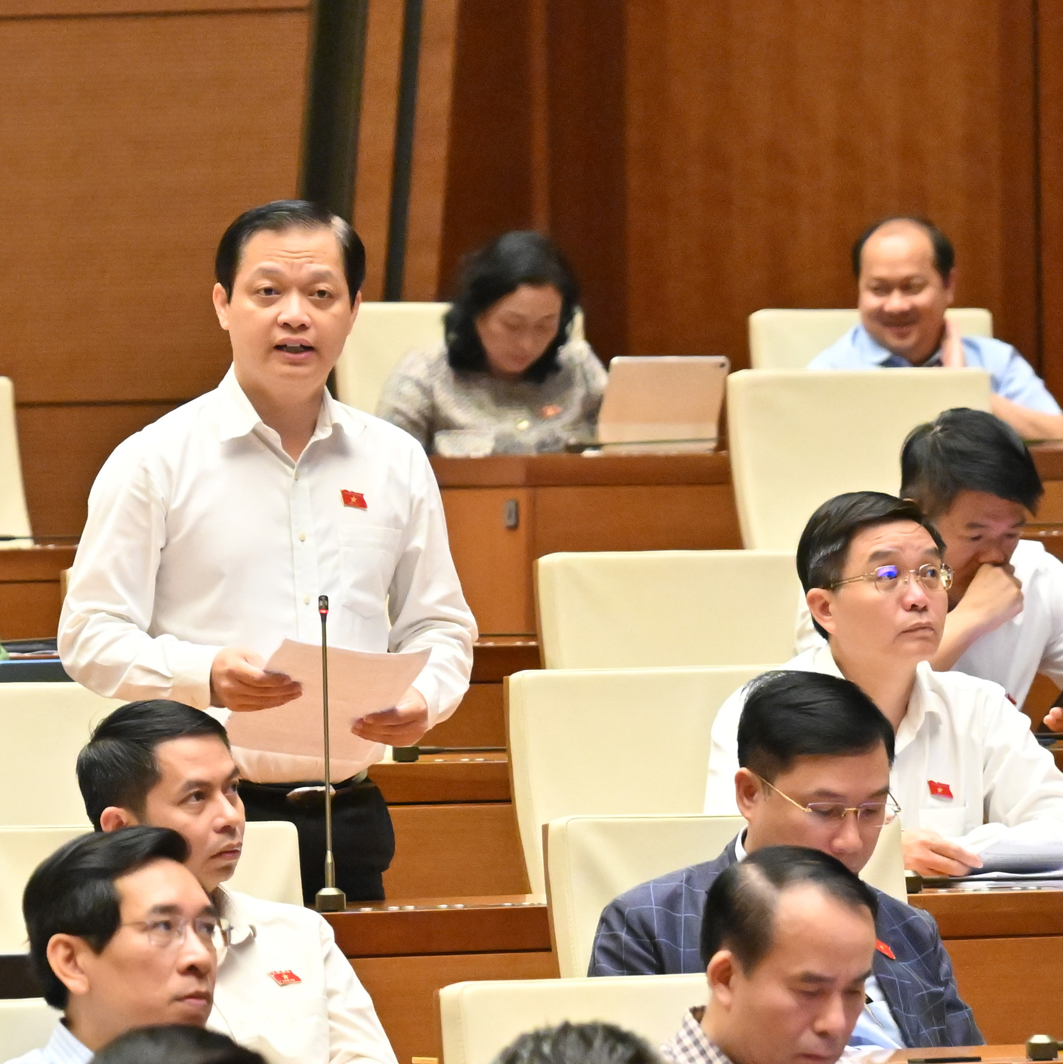 Đột phá thể chế nhưng không được “nới lỏng kiểm soát”