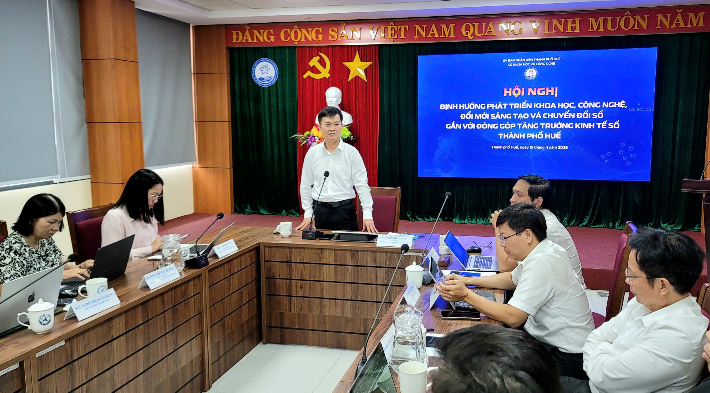 Phát triển khoa học, công nghệ, đổi mới sáng tạo và chuyển đổi số gắn với tăng trưởng kinh tế