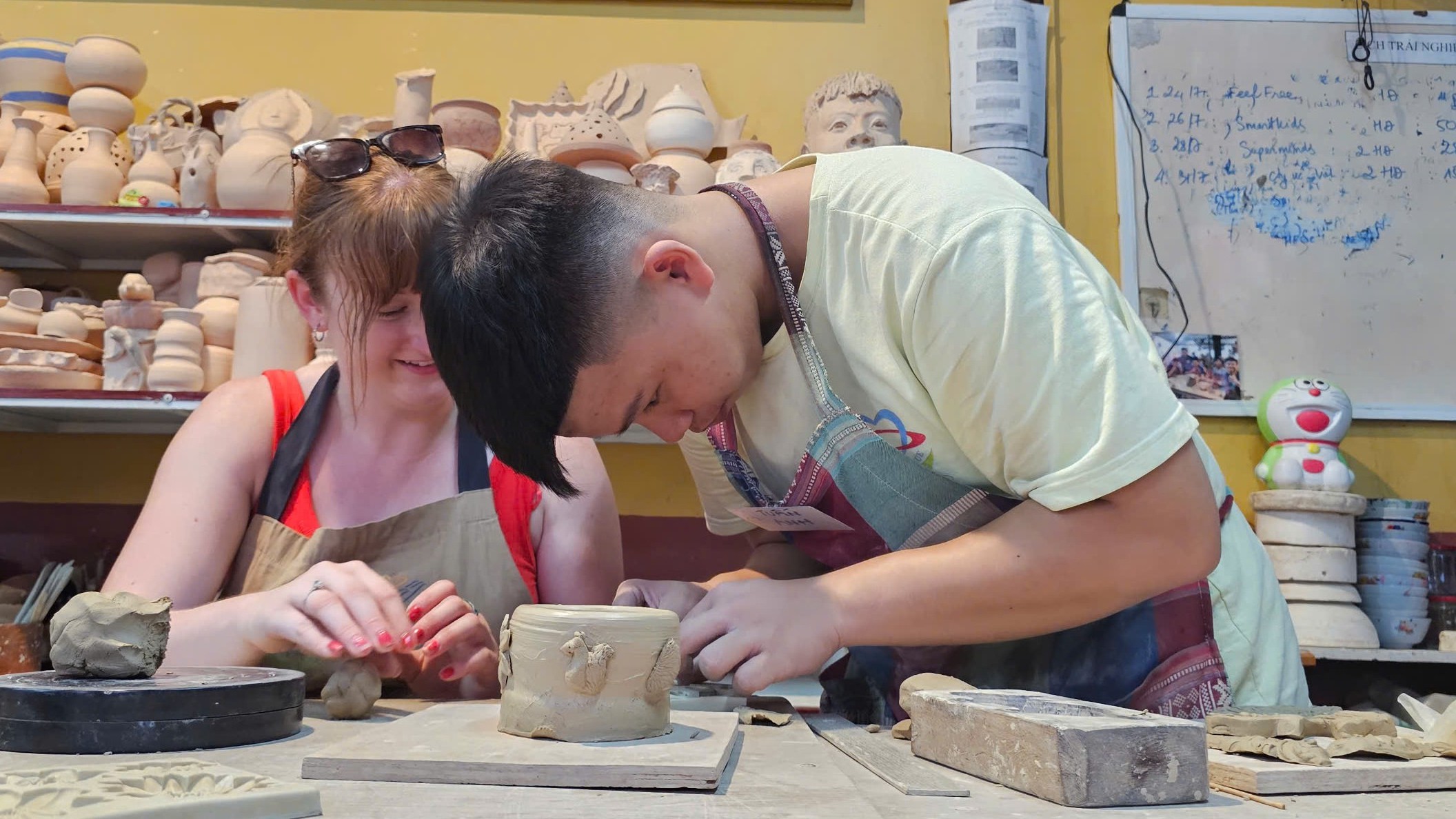 Làm gốm Raku, chia sẻ yêu thương