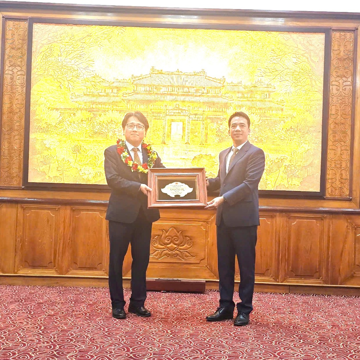 Doanh nhân Hàn Quốc được tôn vinh “Công dân danh dự thành phố Huế”