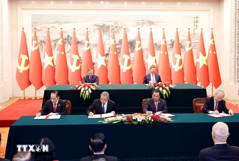 Việt Nam, Trung Quốc ký 32 văn kiện hợp tác trên nhiều lĩnh vực