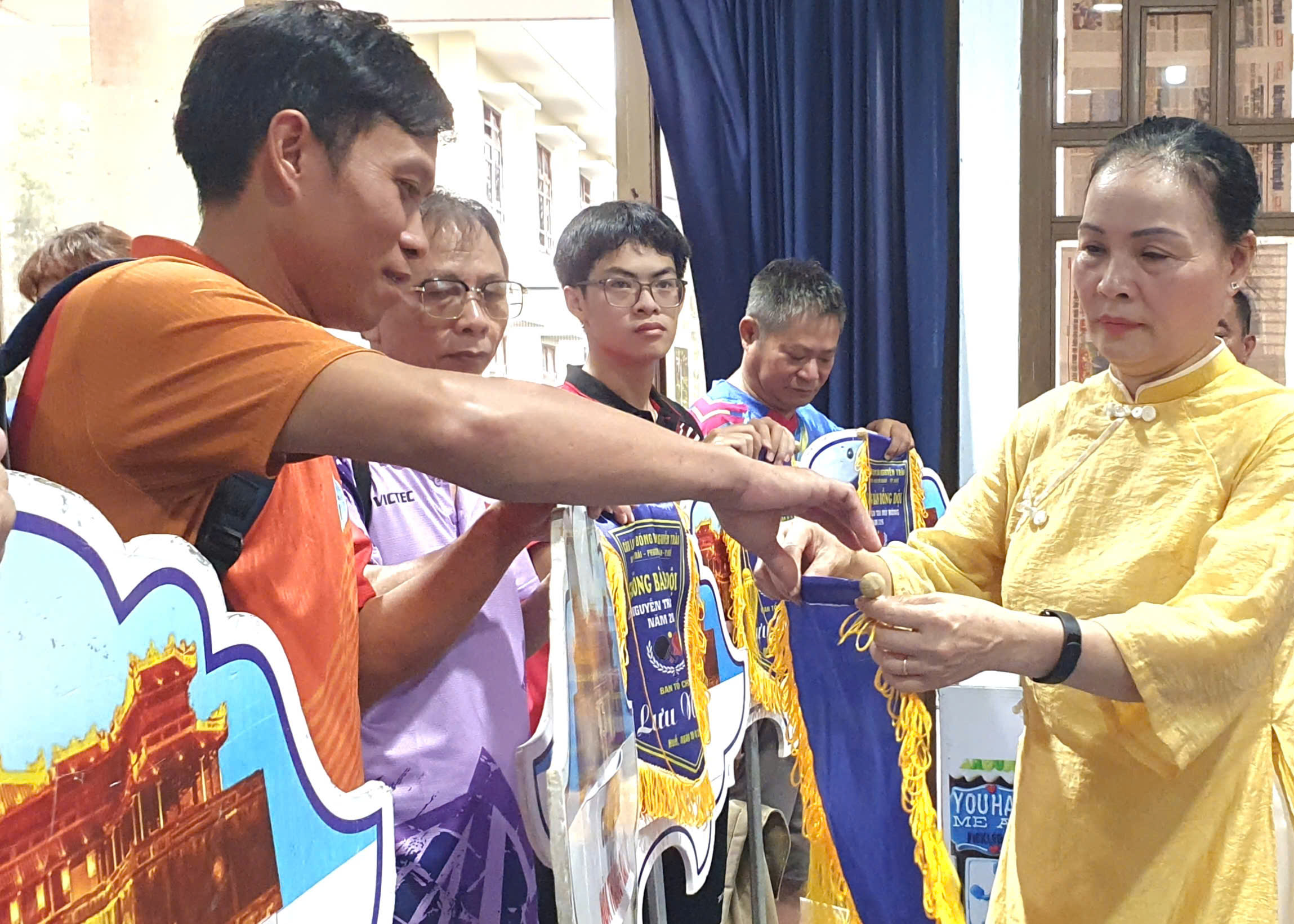 Nhiều tỉnh, thành tham dự Giải bóng bàn câu lạc bộ Nguyễn Trãi mở rộng