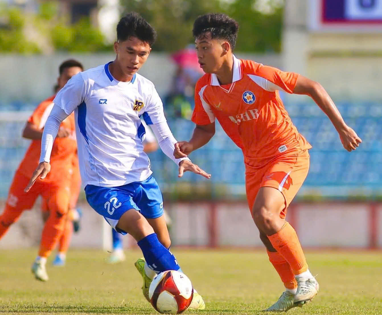 Tìm kiếm chiến thắng đầu tiên trên sân nhà