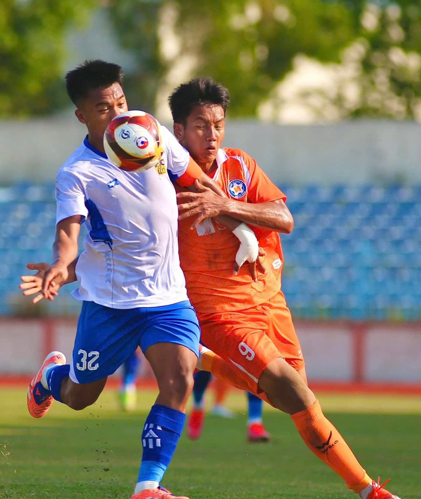 Tìm kiếm chiến thắng đầu tiên trên sân nhà