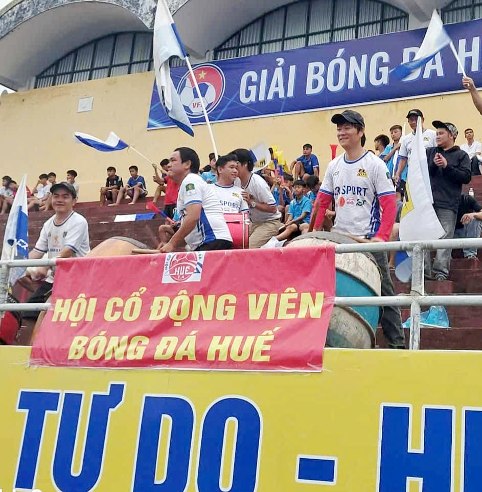 CLB Bóng đá Huế có chiến thắng đầu tiên trên sân nhà