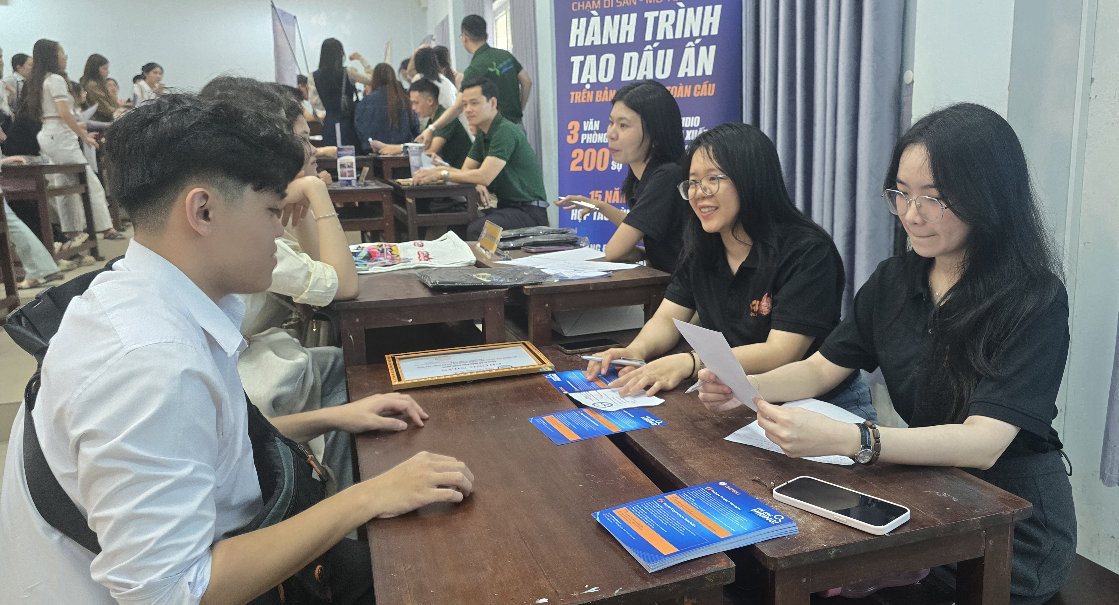 Hơn 260 vị trí việc làm dành cho sinh viên kinh tế Huế