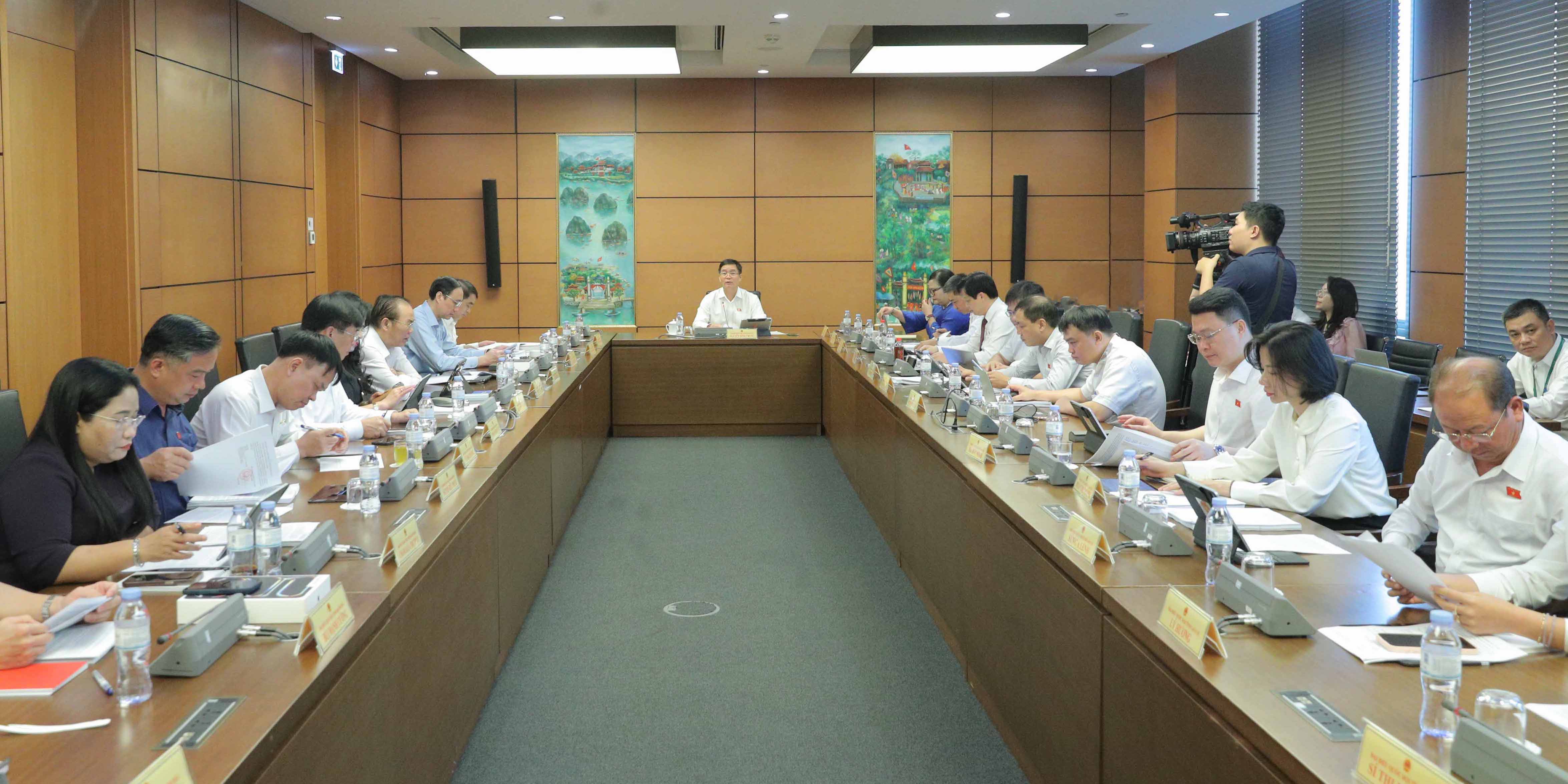 Bàn giải pháp phát triển văn hóa, thí điểm luật sư công