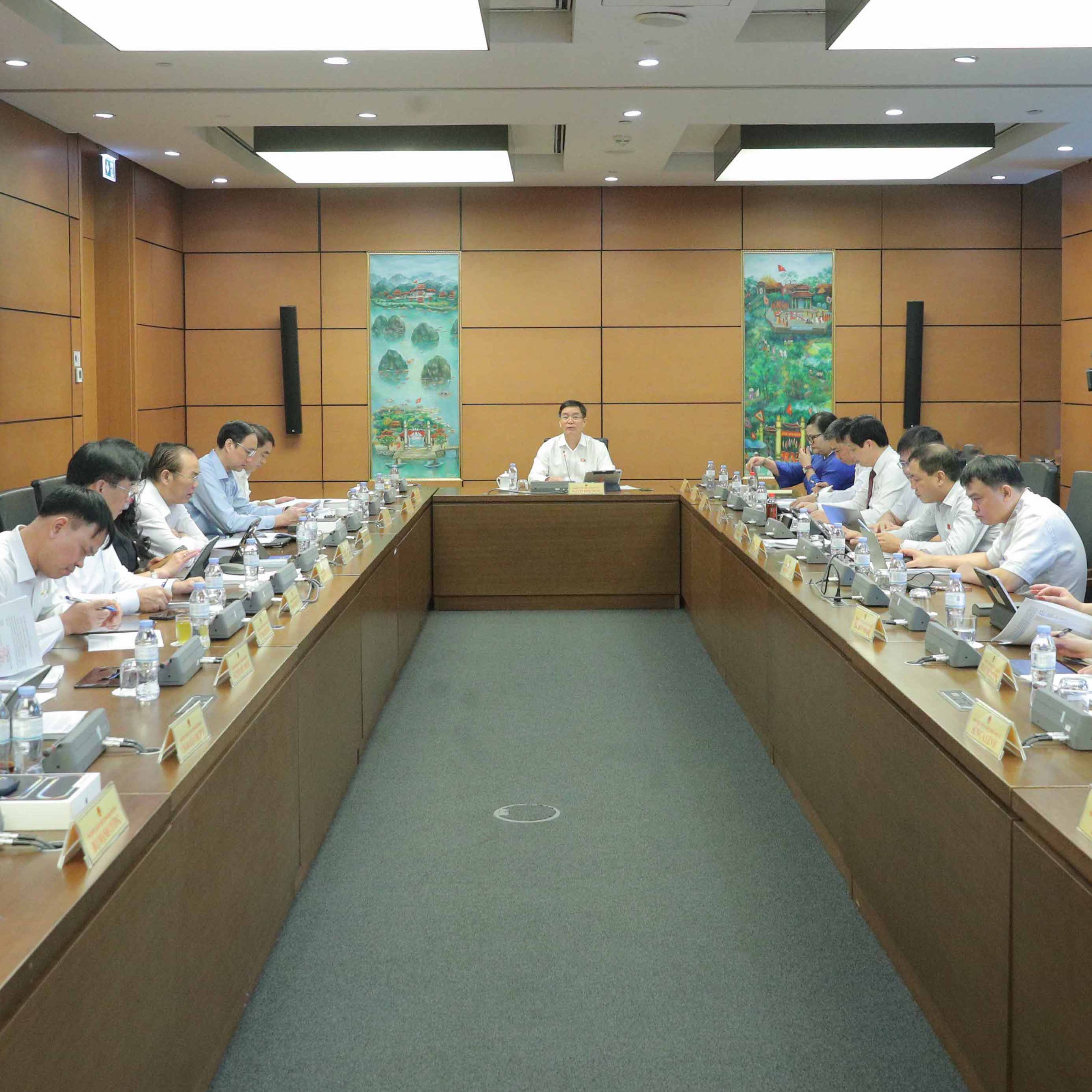 Bàn giải pháp phát triển văn hóa, thí điểm luật sư công