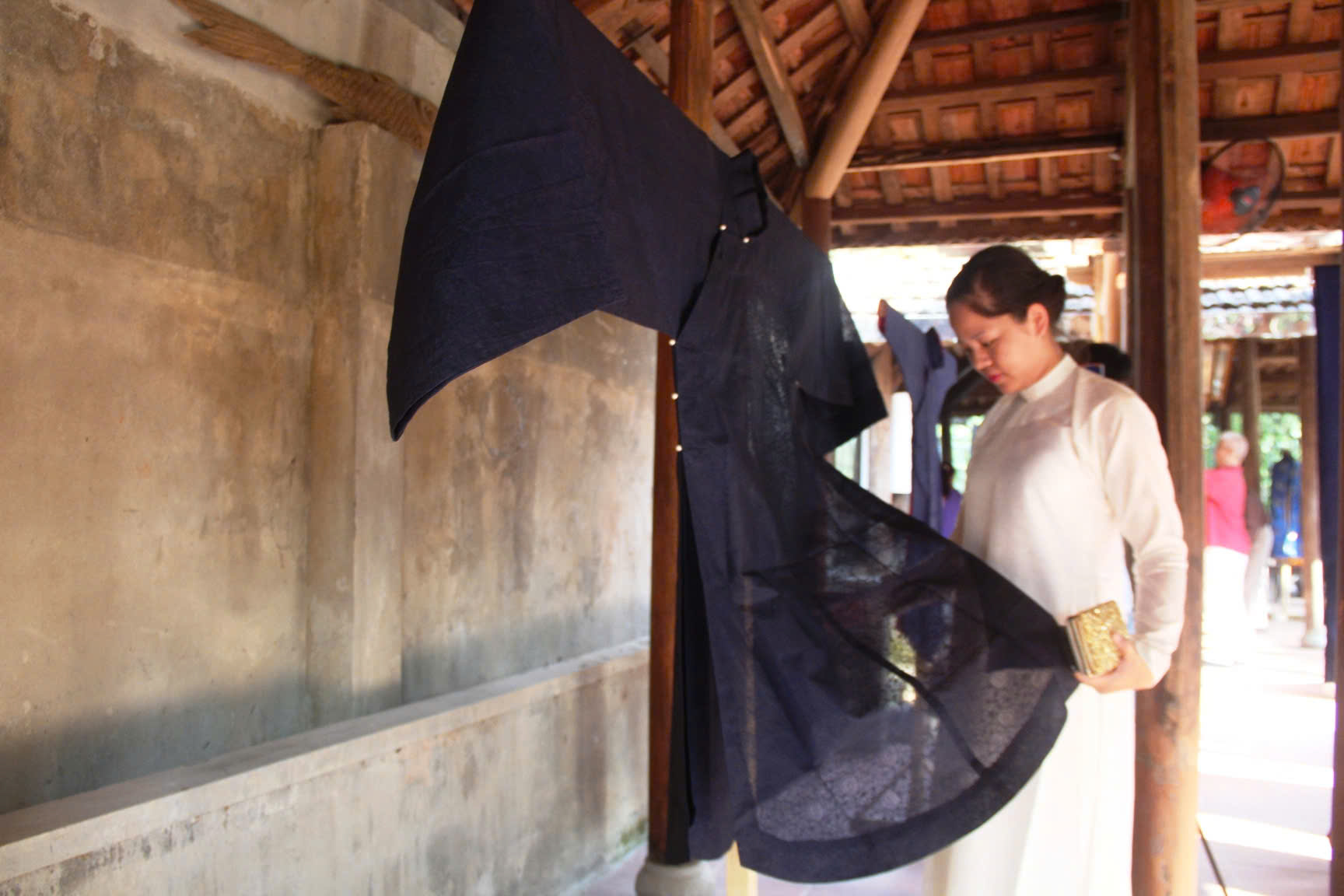 Con đường xa của áo dài