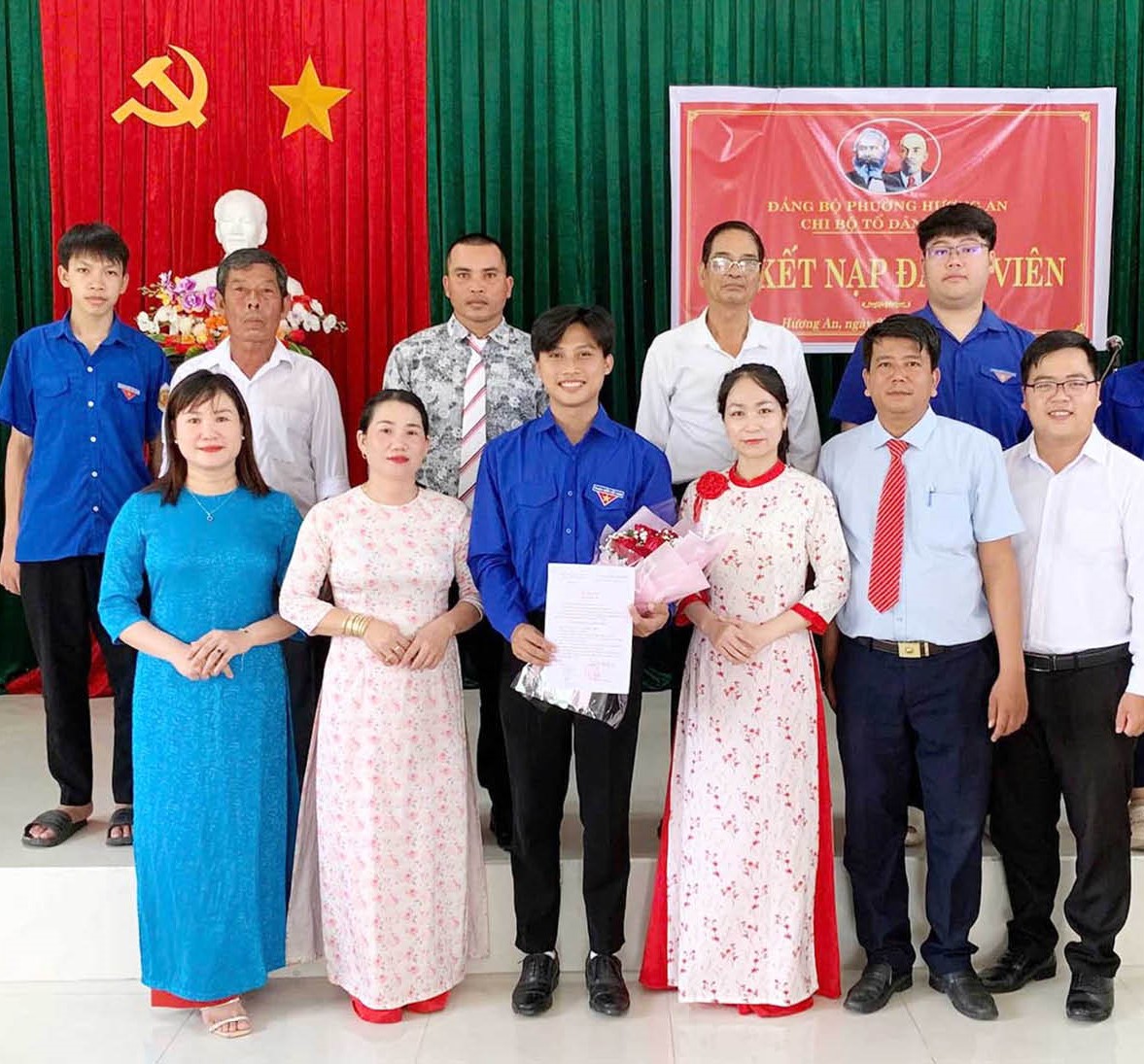 Để chi bộ khu dân cư không “già hóa”