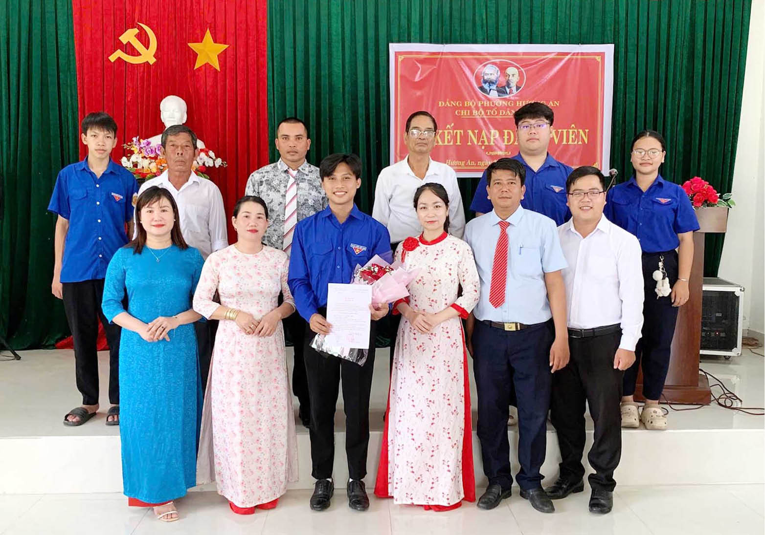 Để chi bộ khu dân cư không “già hóa”