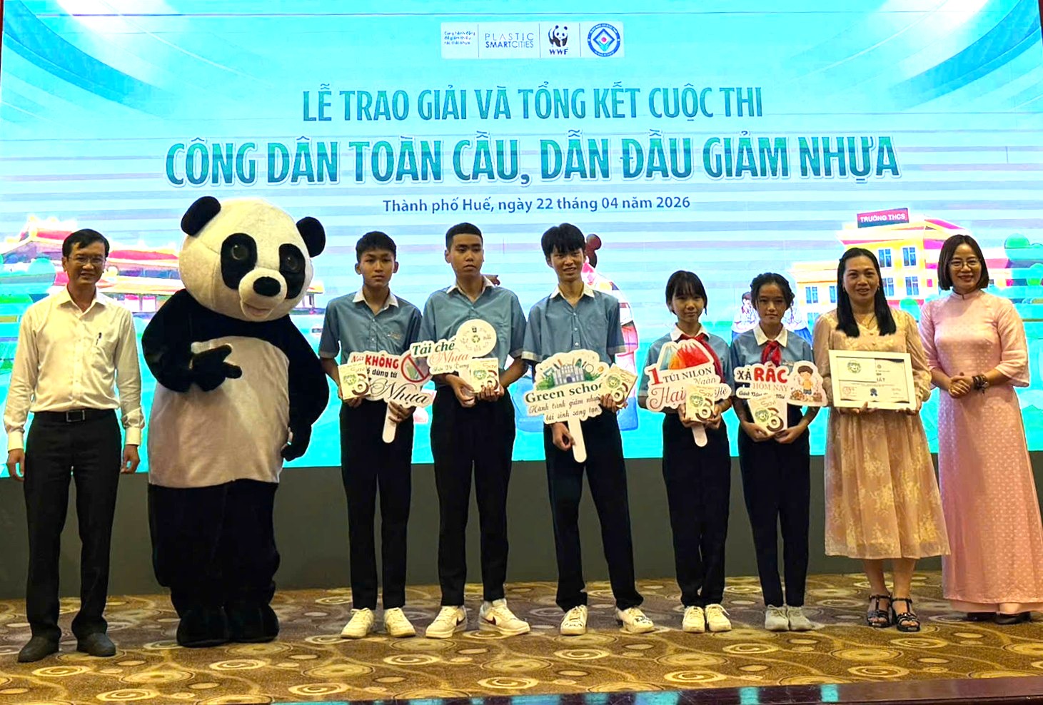 Tổng kết và trao giải Cuộc thi “Công dân toàn cầu, dẫn đầu giảm nhựa”