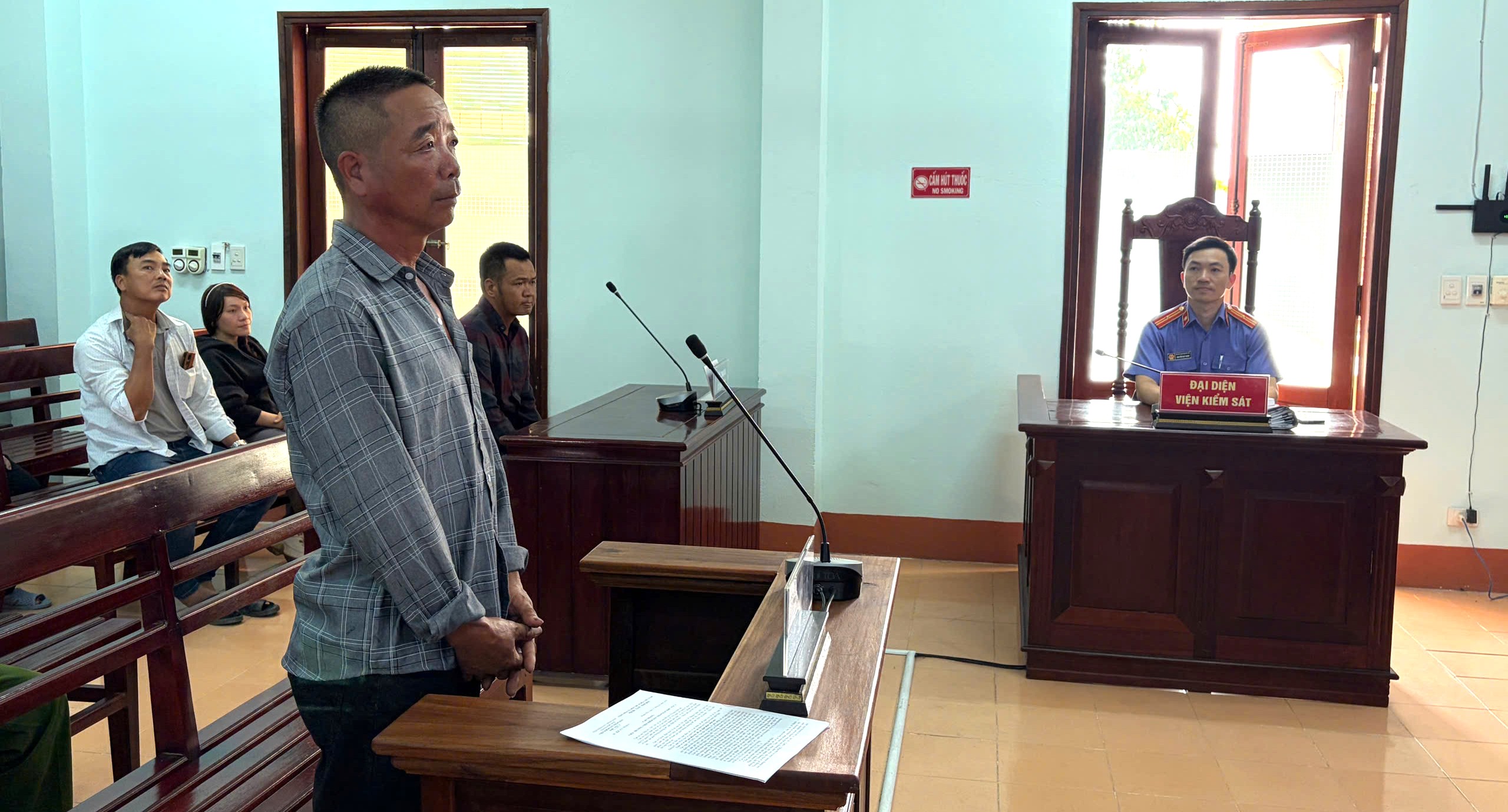 Uống rượu bia, không bằng lái, gây tai nạn chết người